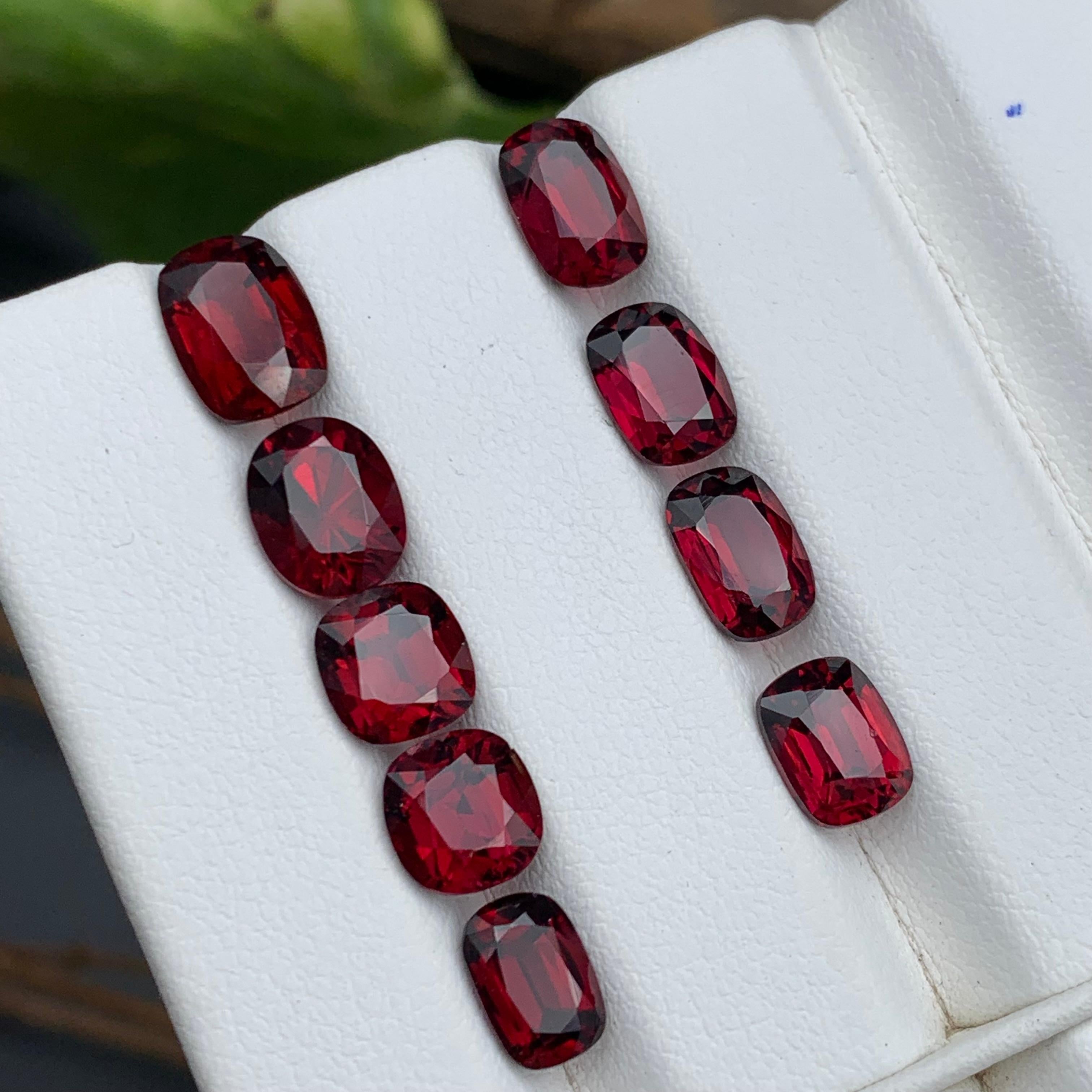Taille ovale Pierres précieuses en rhodolite naturelle rouge rosé taille bijou de 15.65 carats en vente