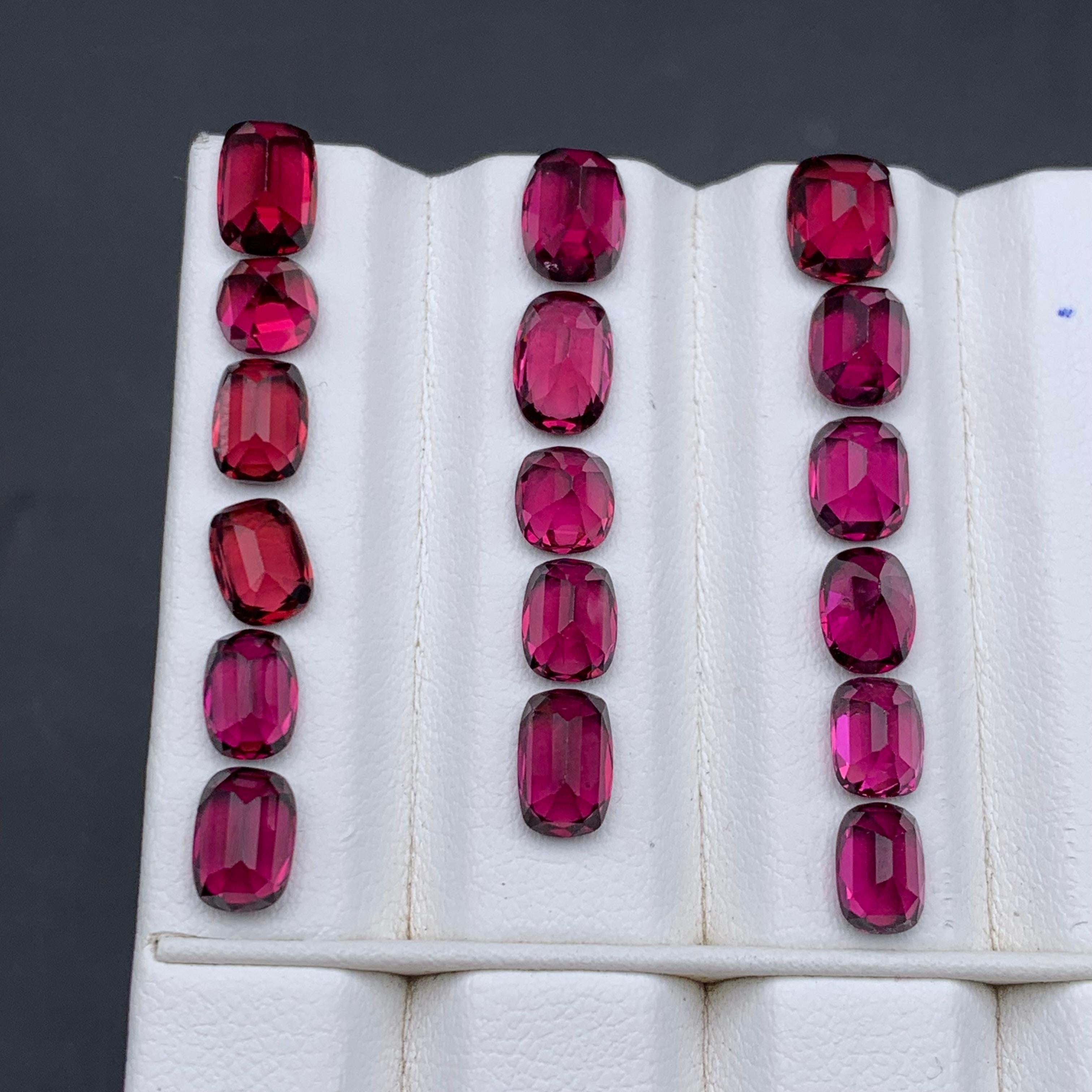 Women's or Men's Pinkish Red Natural Rhodolite Garnet Jewelry Size Loose Gemstones Lot 23.90 Ct For Sale