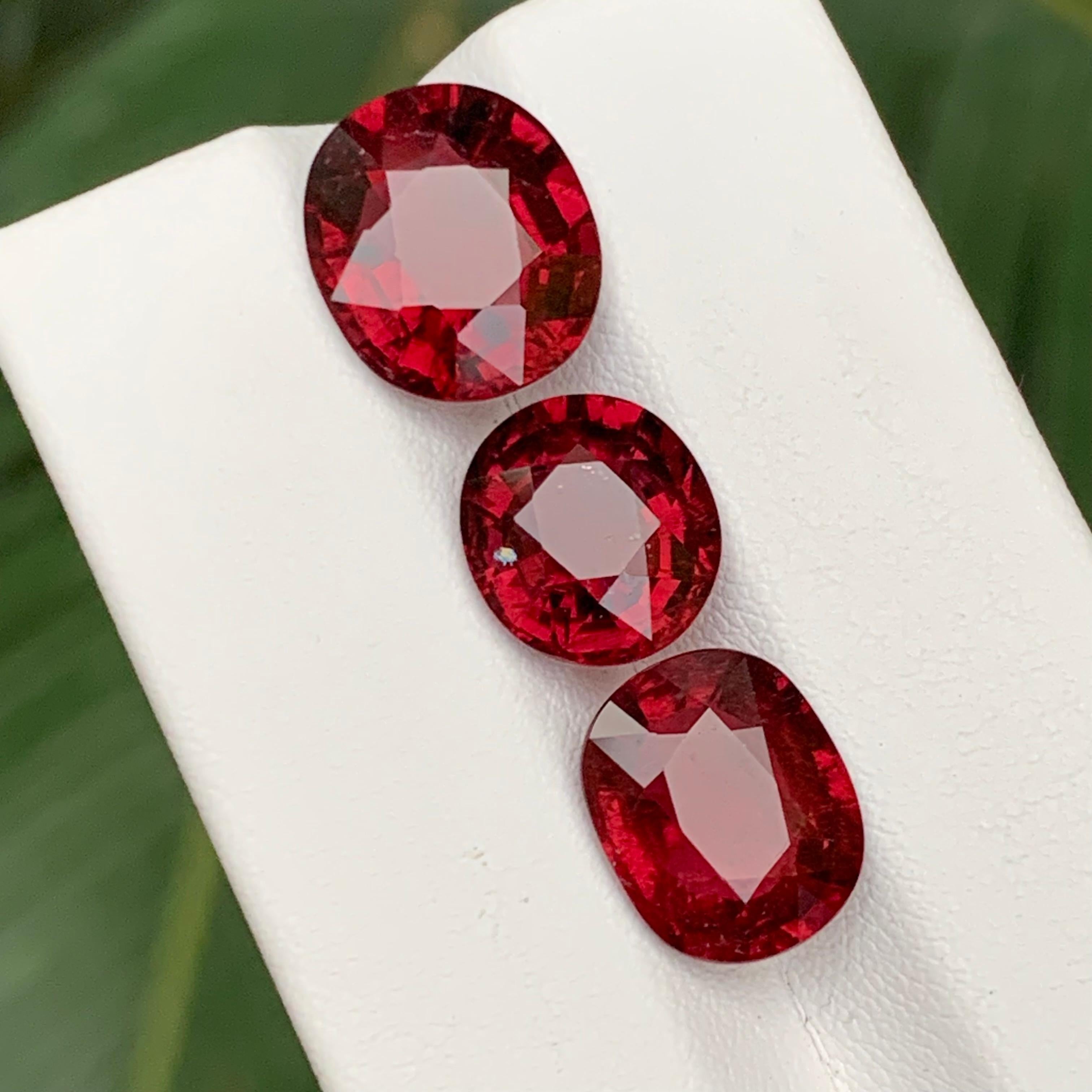 ¡Lote de piedras preciosas sueltas de turmalina rubelina natural de color rojo rosado para anillos, collares, colgantes, pulseras o cualquier otro adorno de joyería Talla de cojín de Kunar, Afganistán!

💎 TIPO DE GEMA: Turmalina rubelita
⚖️ PESO: