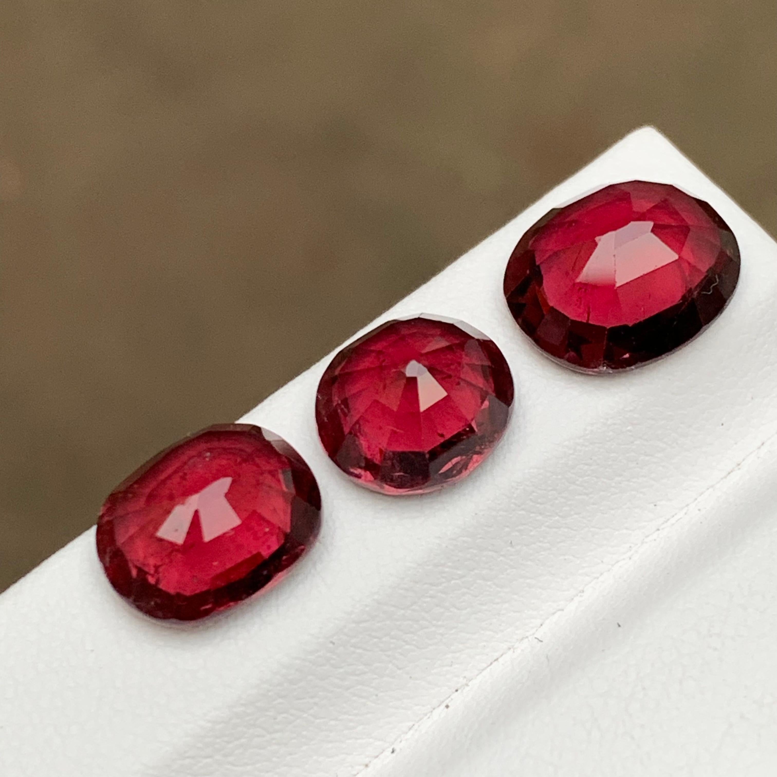 Gemas sueltas de turmalina rubelita natural rojo rosado Lote 12.80Ct talla cojín en venta 1