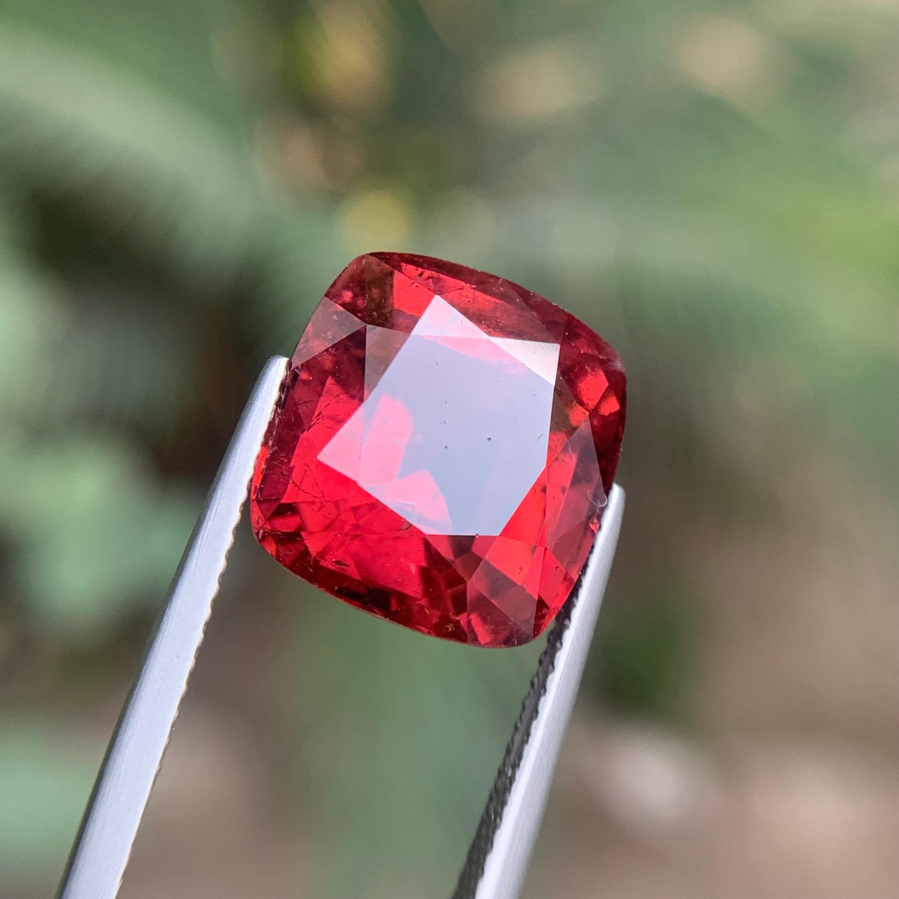 Anello con tormalina rubellite naturale rossa rosata, gemma sciolta 11,15 carati, taglio a cuscino in vendita 4