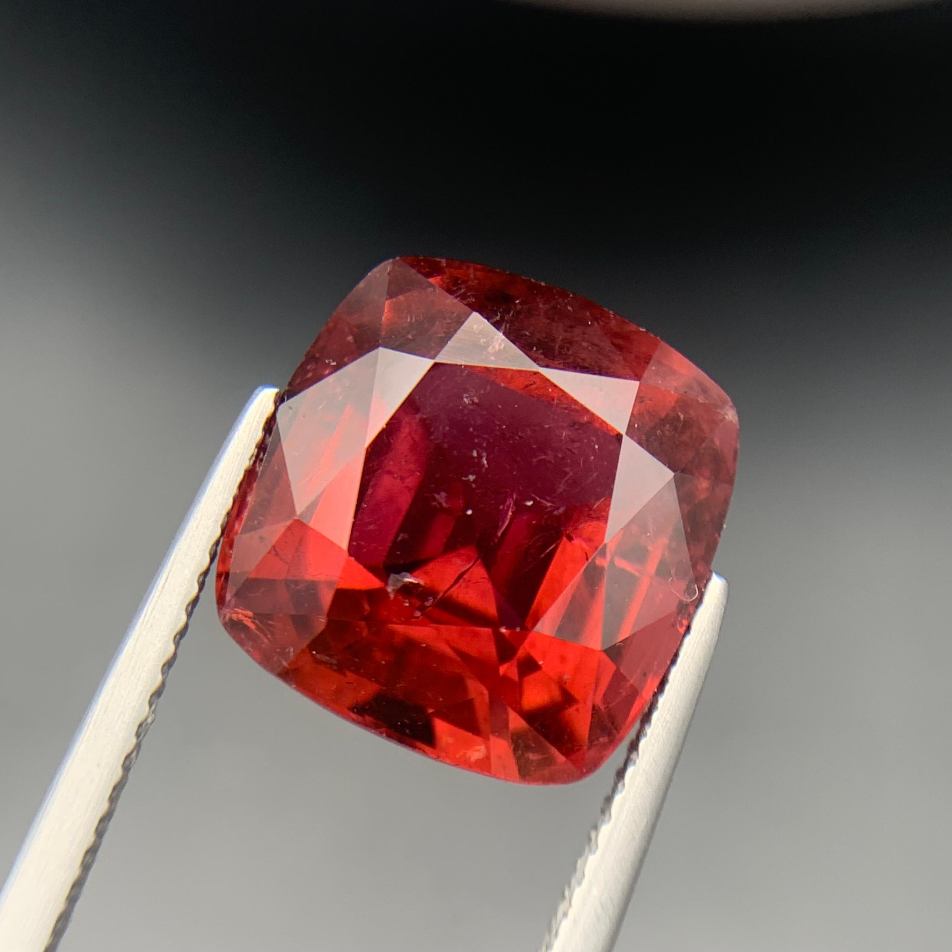 Anello con tormalina rubellite naturale rossa rosata, gemma sciolta 11,15 carati, taglio a cuscino In condizioni Nuovo in vendita a Peshawar, PK