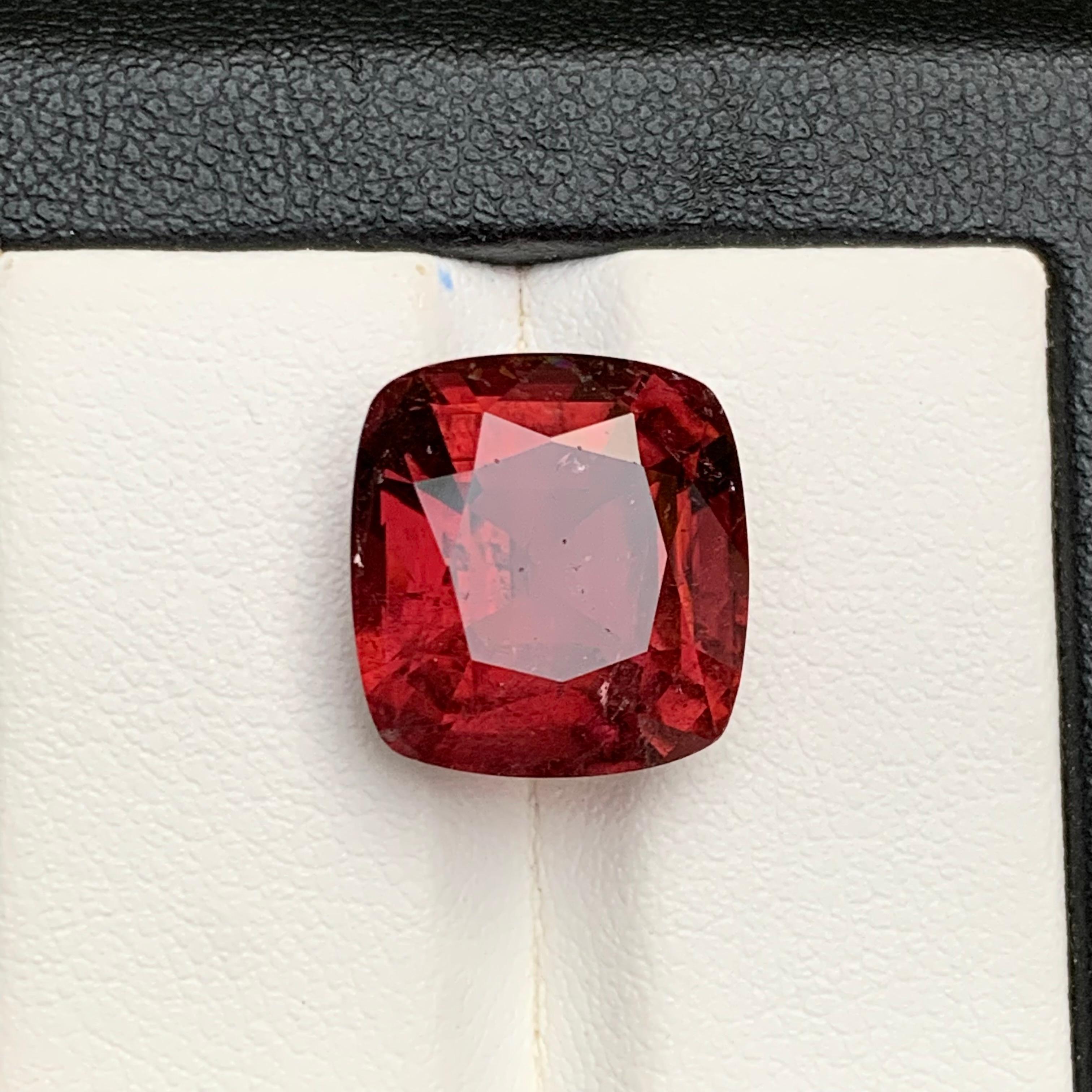 Anello con tormalina rubellite naturale rossa rosata, gemma sciolta 11,15 carati, taglio a cuscino in vendita 1