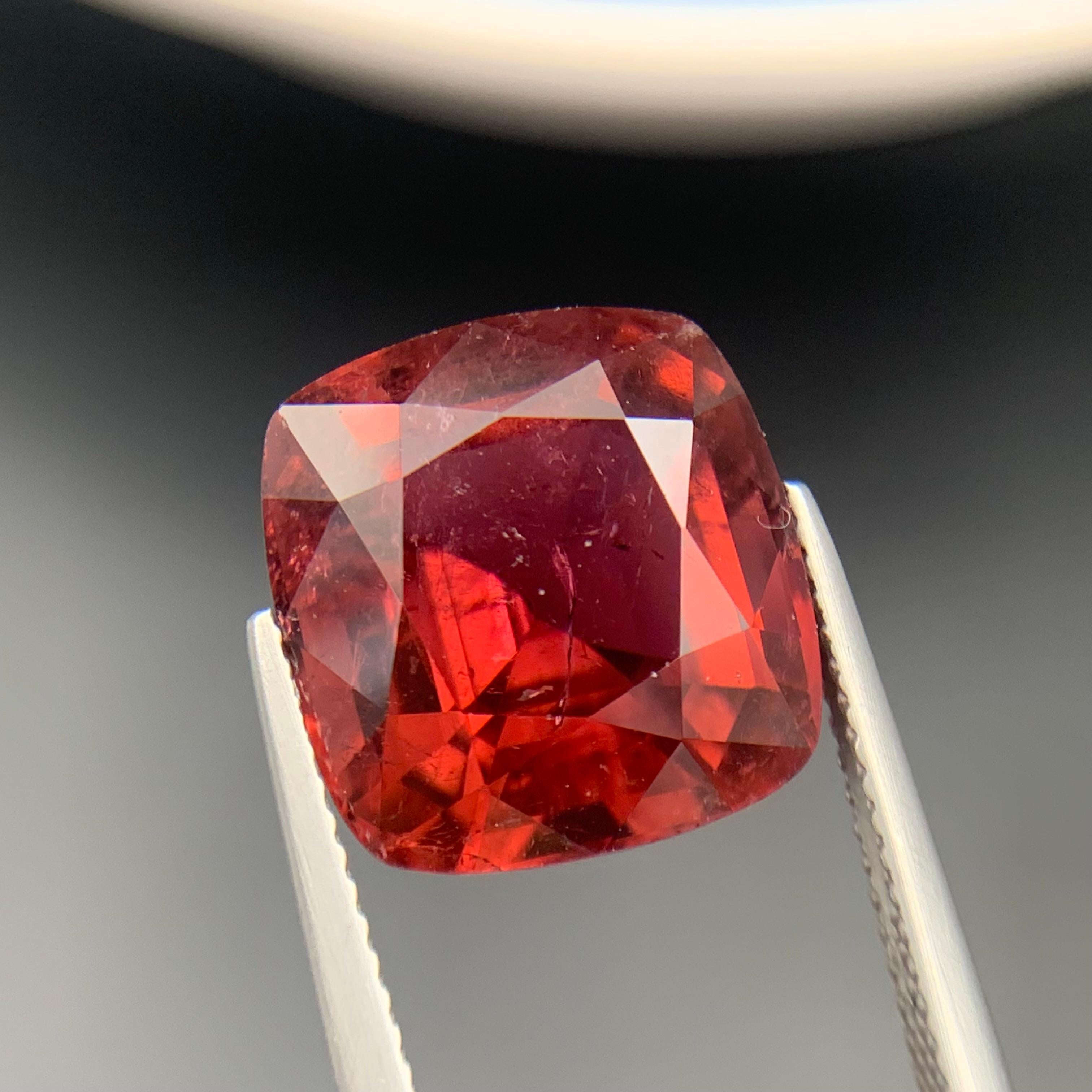 Anello con tormalina rubellite naturale rossa rosata, gemma sciolta 11,15 carati, taglio a cuscino in vendita 3
