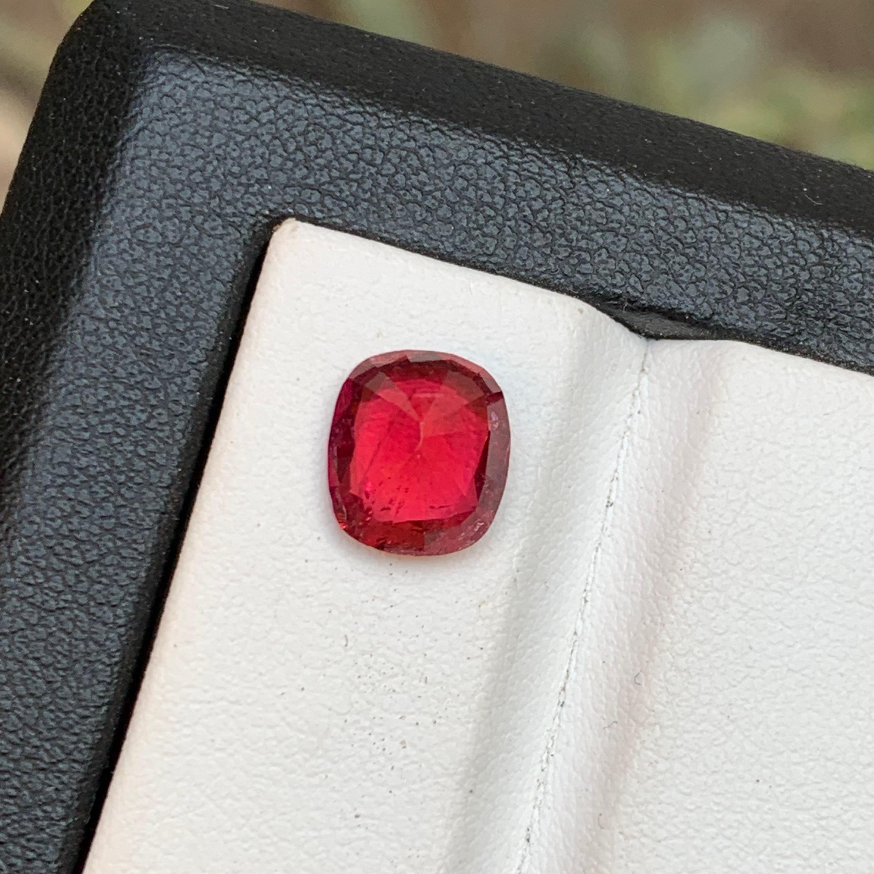Anillo de turmalina rubelita natural rojo rosado Gema suelta 2,40 ct talla cojín en venta 2