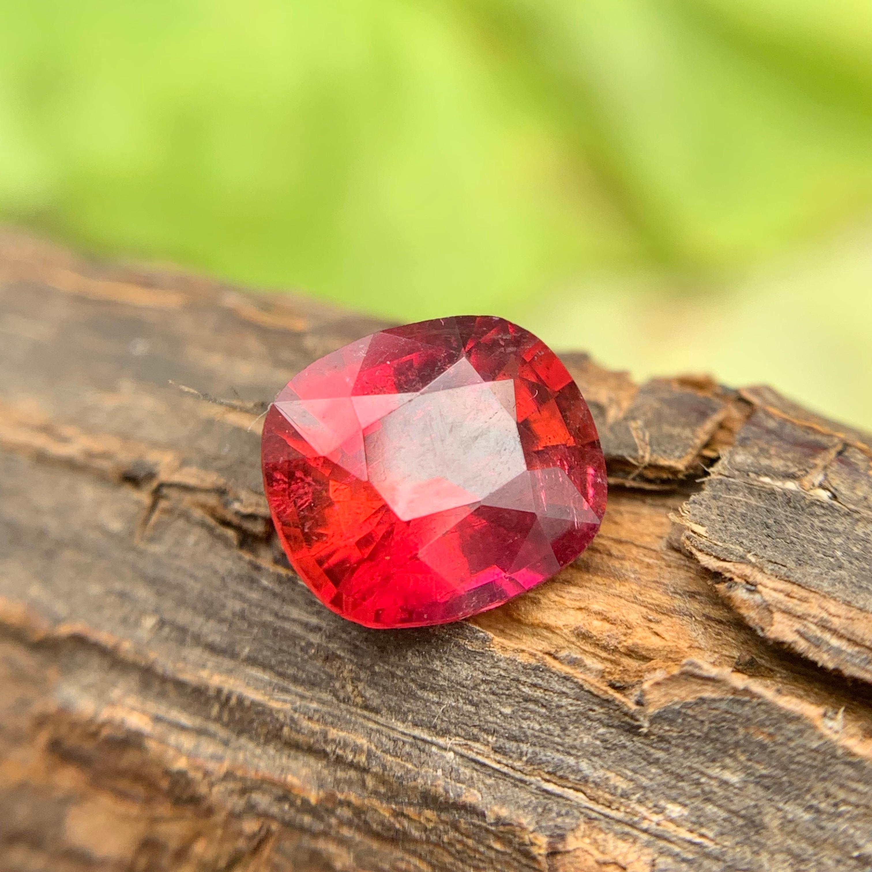 Pinkish Red Natural Rubellite Tourmaline Ring Loose Gemstone 2.40 Ct Cushion Cut For Sale 3