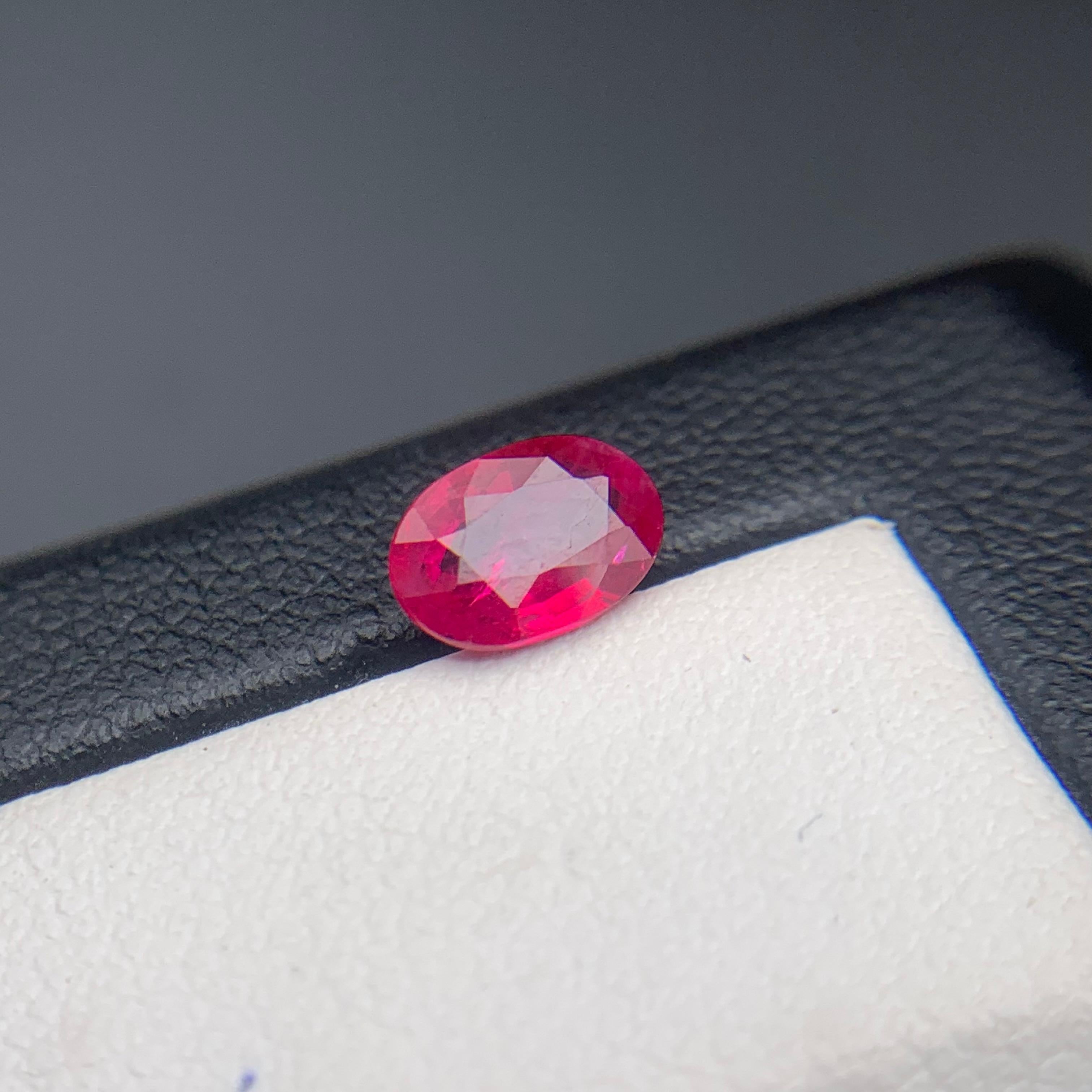 Pinkish Red Natural Ruby 1 Carat Oval Cut Loose Gemstone for Fine Jewelry Making For Sale 6