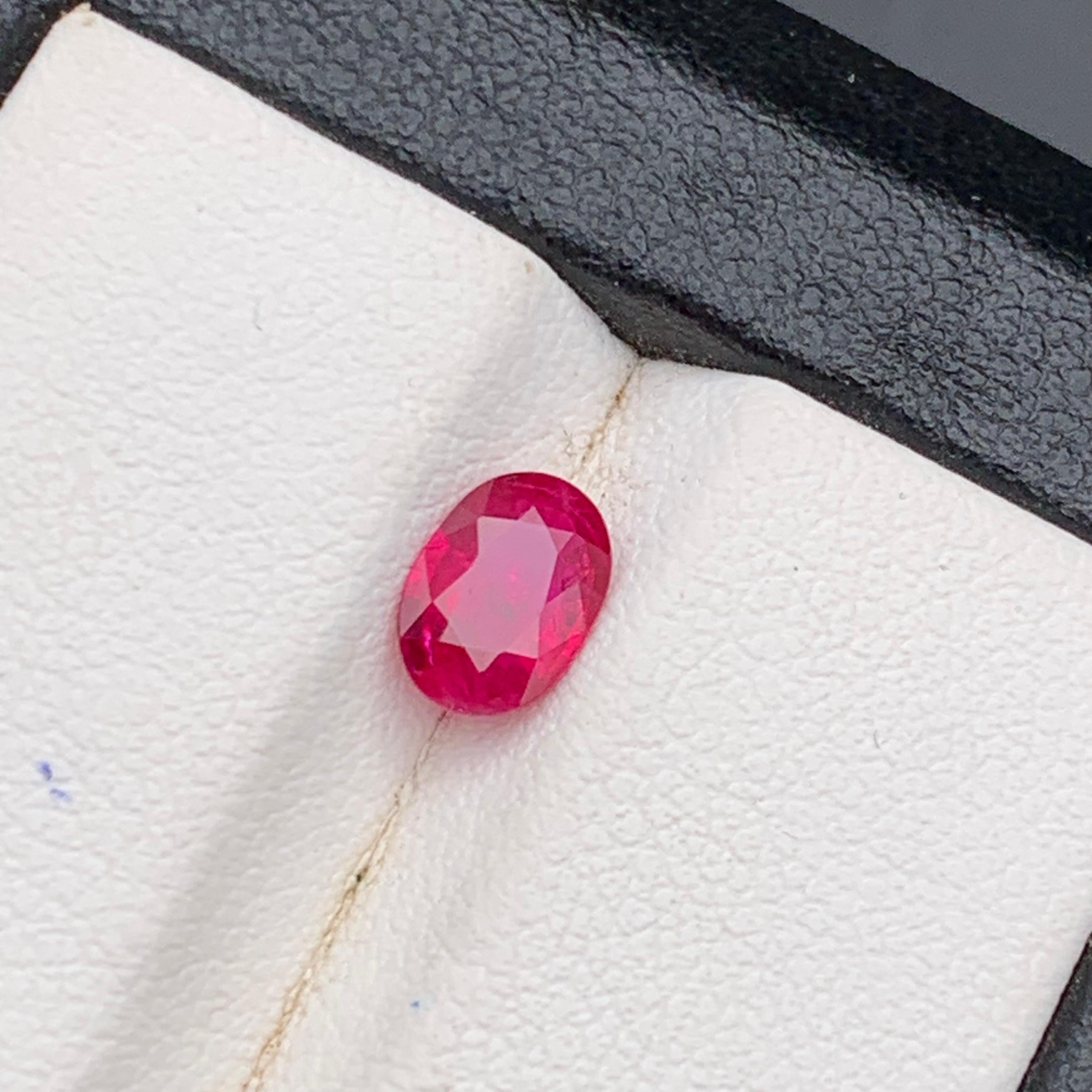 Pinkish Red Natural Ruby 1 Carat Oval Cut Loose Gemstone for Fine Jewelry Making For Sale 7