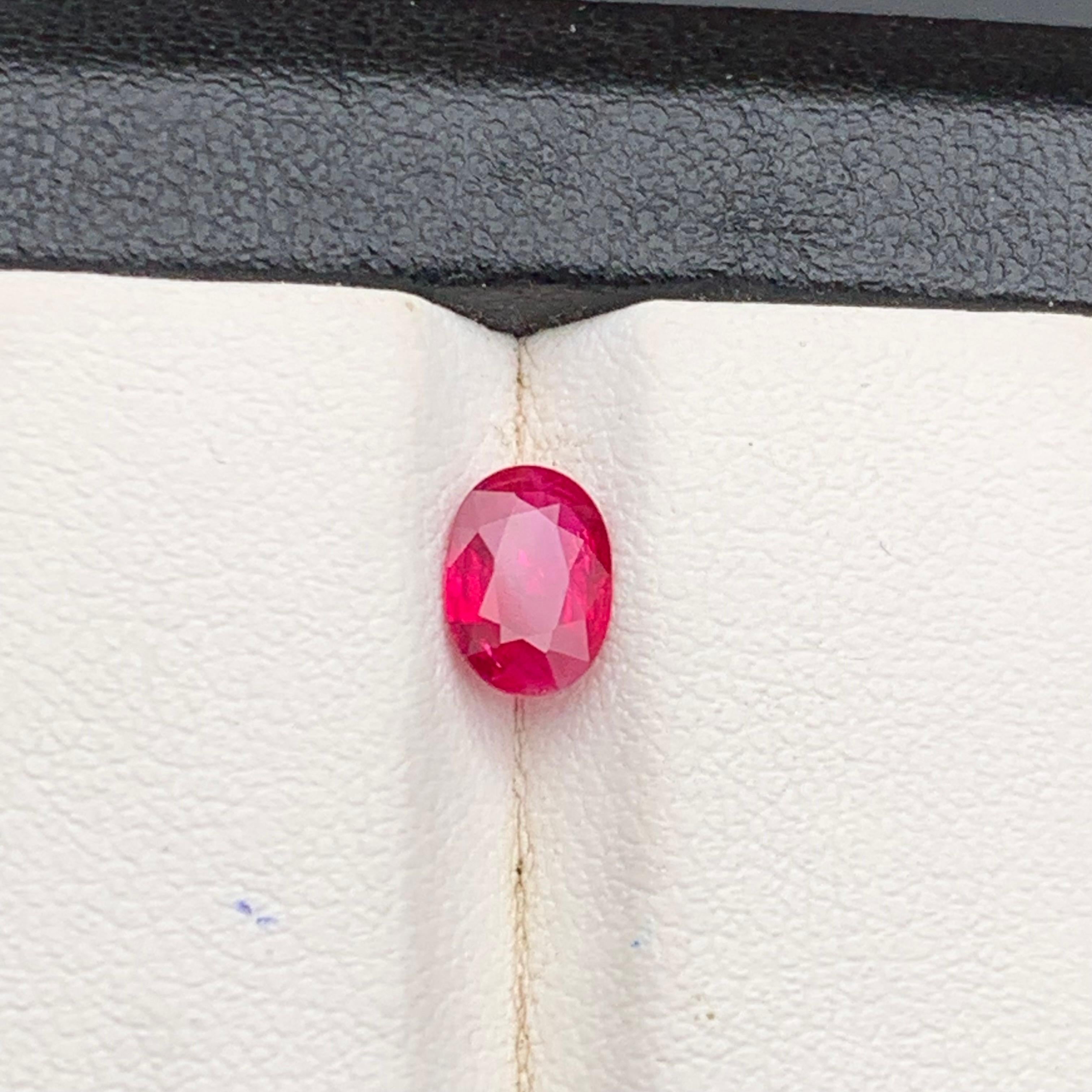 Pinkish Red Natural Ruby 1 Carat Oval Cut Loose Gemstone for Fine Jewelry Making For Sale 9