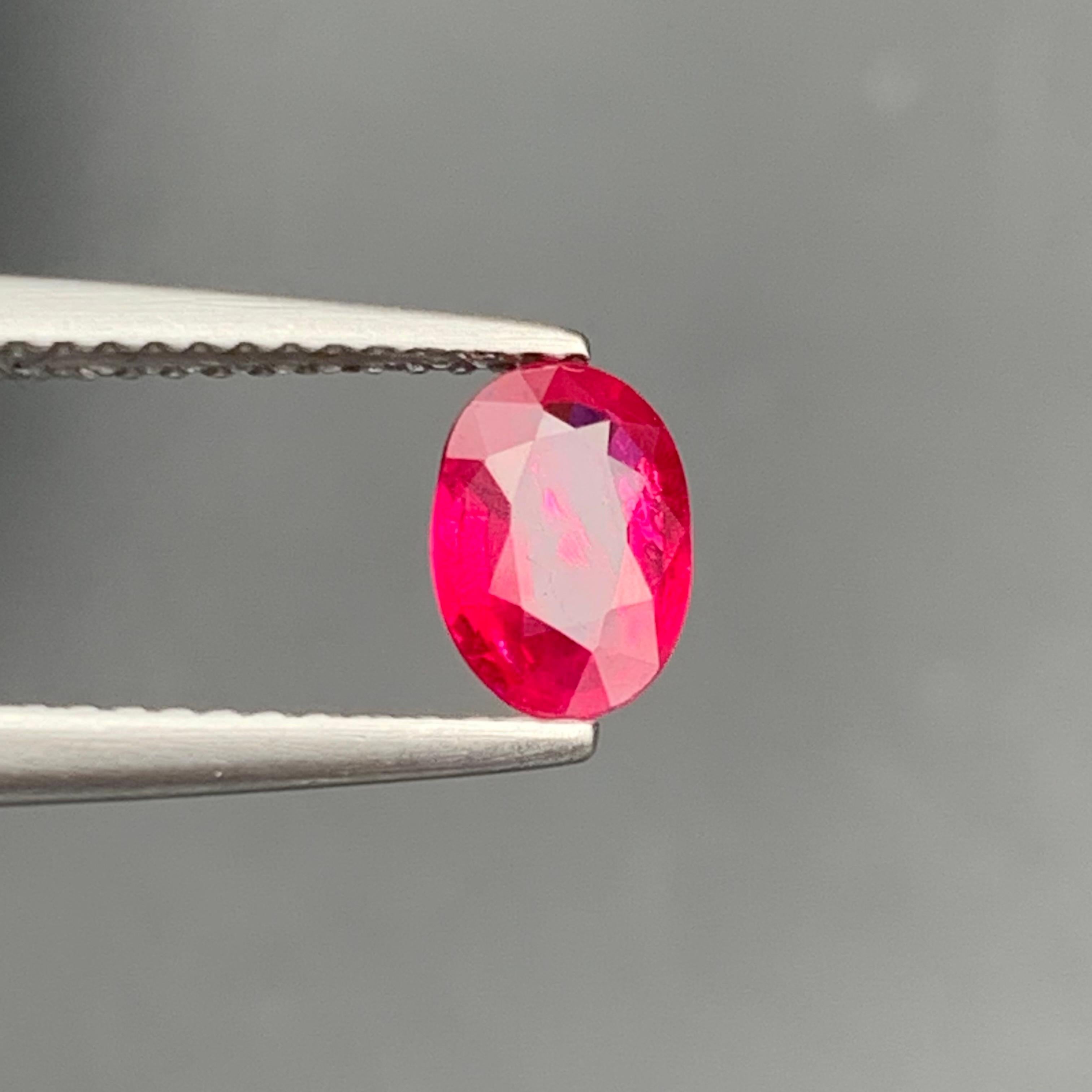 Pinkish Red Natural Ruby 1 Carat Oval Cut Loose Gemstone for Fine Jewelry Making For Sale 1