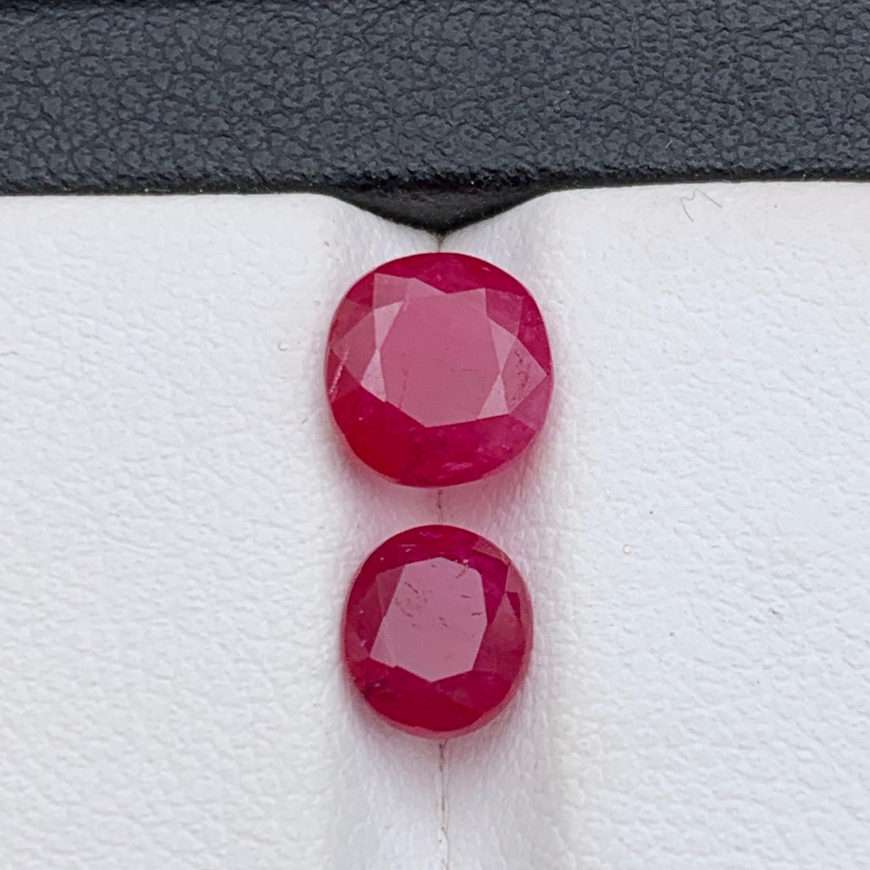 Pinkish Red Natural Ruby Loose Gemstones for Ring, Necklace Pendant or any other Jewelry Setting Round, Oval Cushion Cut!!

💎 GEMSTONE TYPE: Ruby
⚖️ WEIGHT: 3.40 Carat
🪚 SHAPE & CUT: Round, Oval Cushion Cut
📏 SIZE (MM): 
2.10 Ct (7.35 x 7.01 x