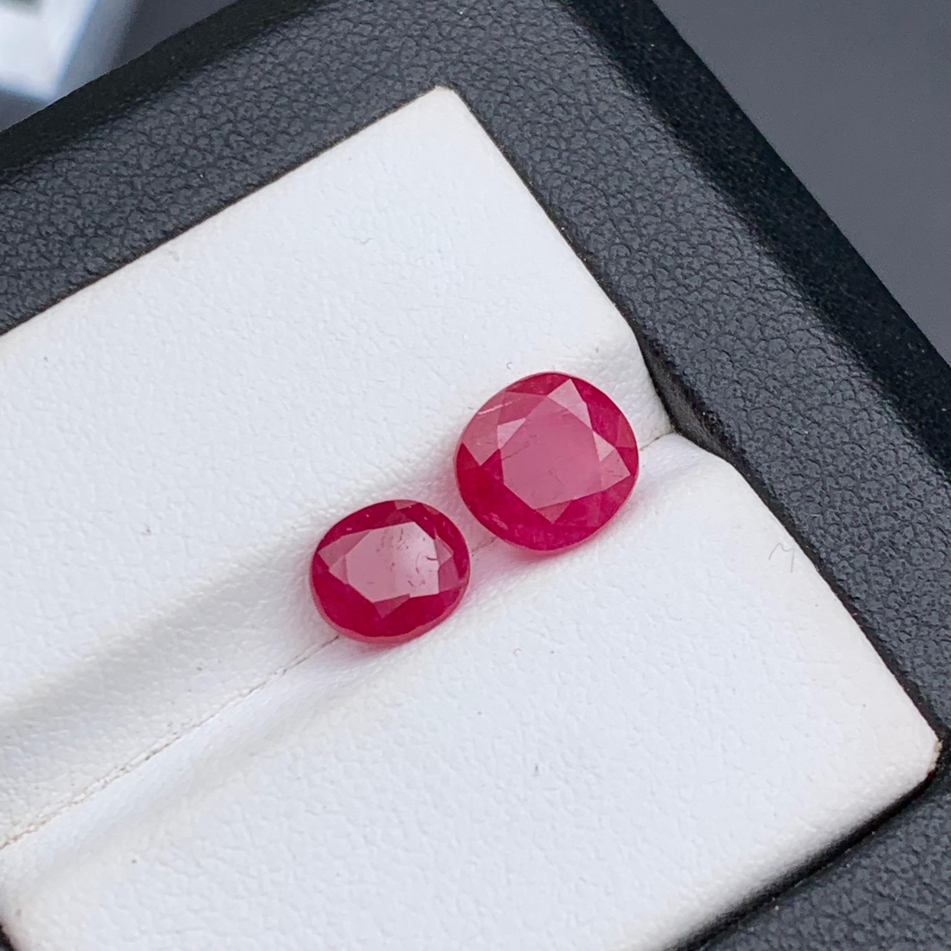 Pinkish Red Natural Ruby Jewelry Size Loose Gemstones 3.40 Carat Round, Oval Cut 1