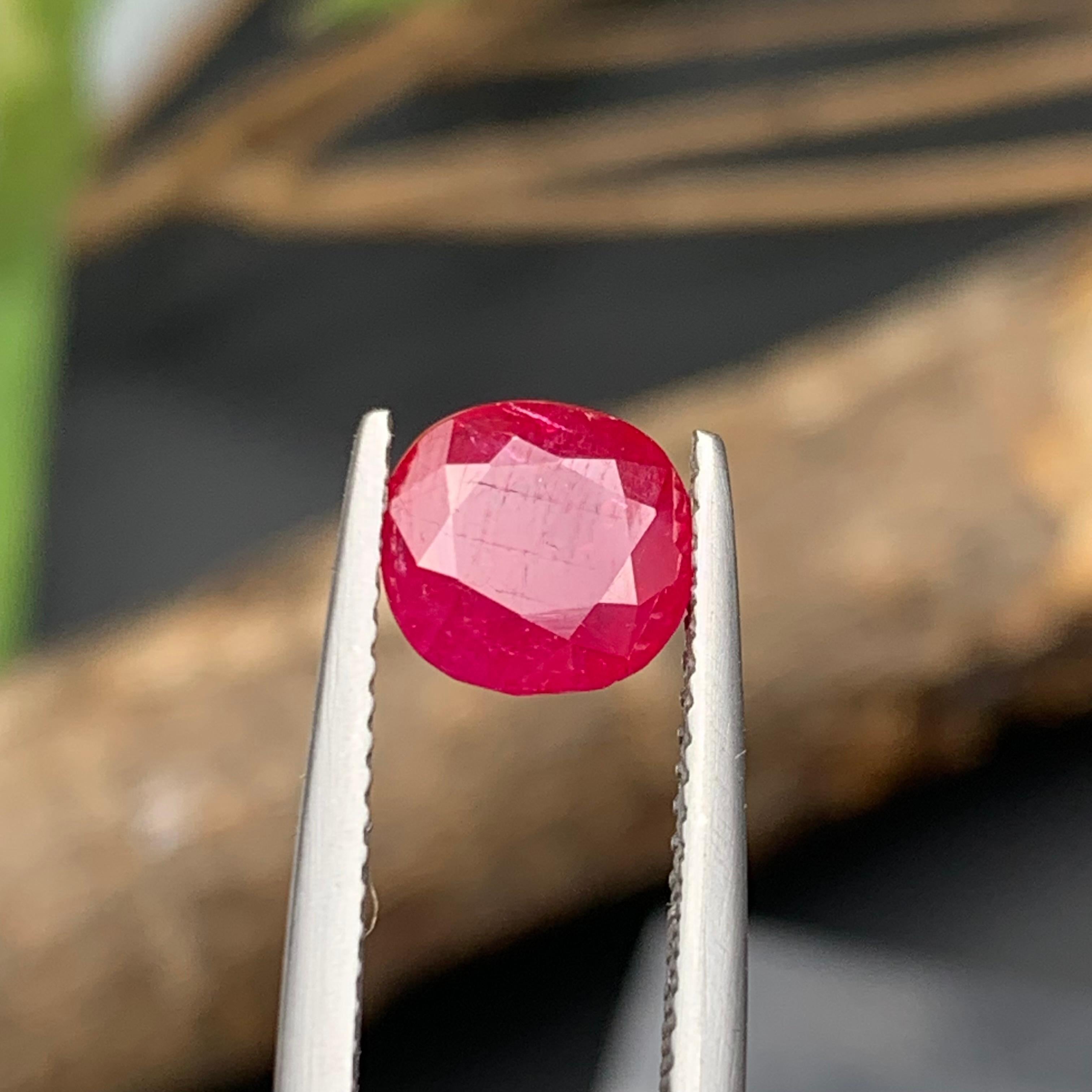 Pinkish Red Natural Ruby Jewelry Size Loose Gemstones 3.40 Carat Round, Oval Cut 2