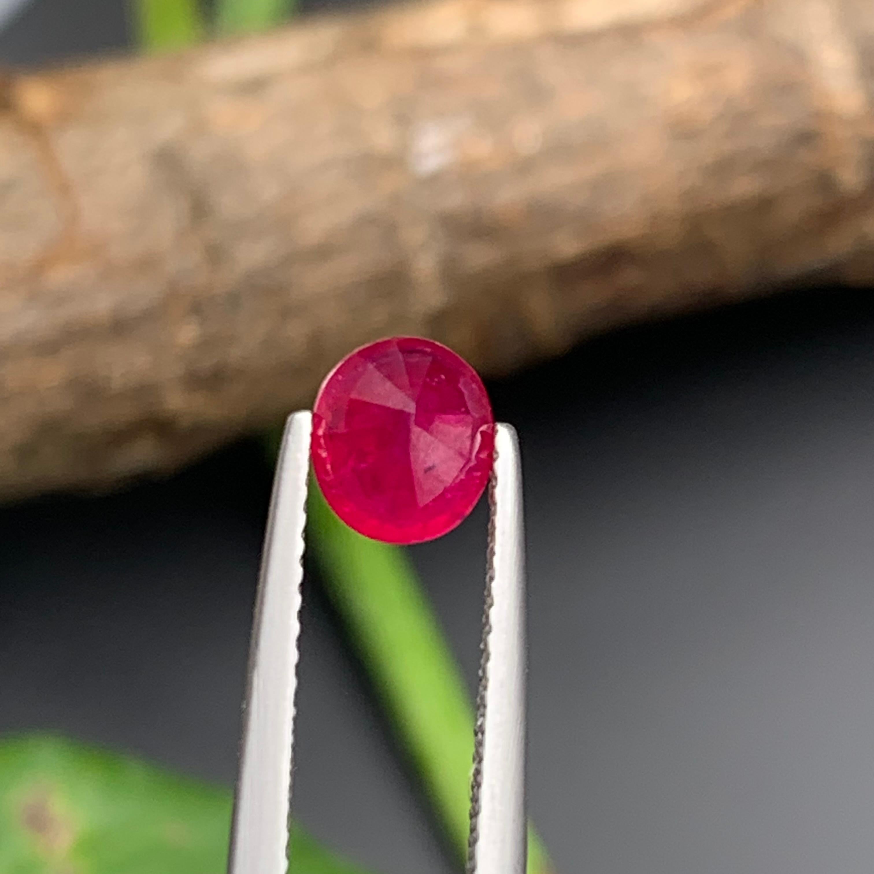 Pinkish Red Natural Ruby Jewelry Size Loose Gemstones 3.40 Carat Round, Oval Cut 3