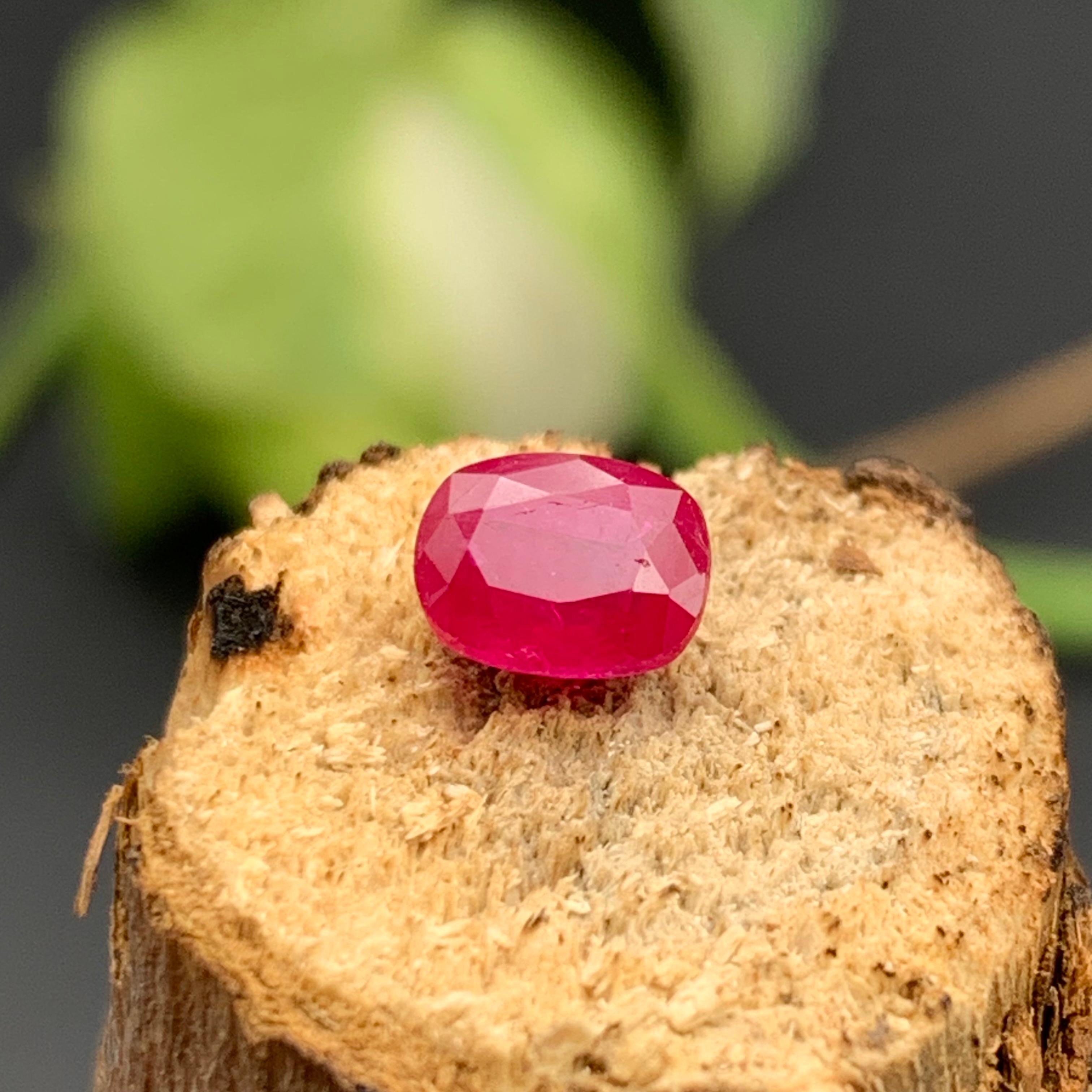 Anillo de rubí natural rojo rosado Piedra suelta 1,30 ct Ovalada talla cojín-Joyería en Nuevo estado para la venta en Peshawar, PK