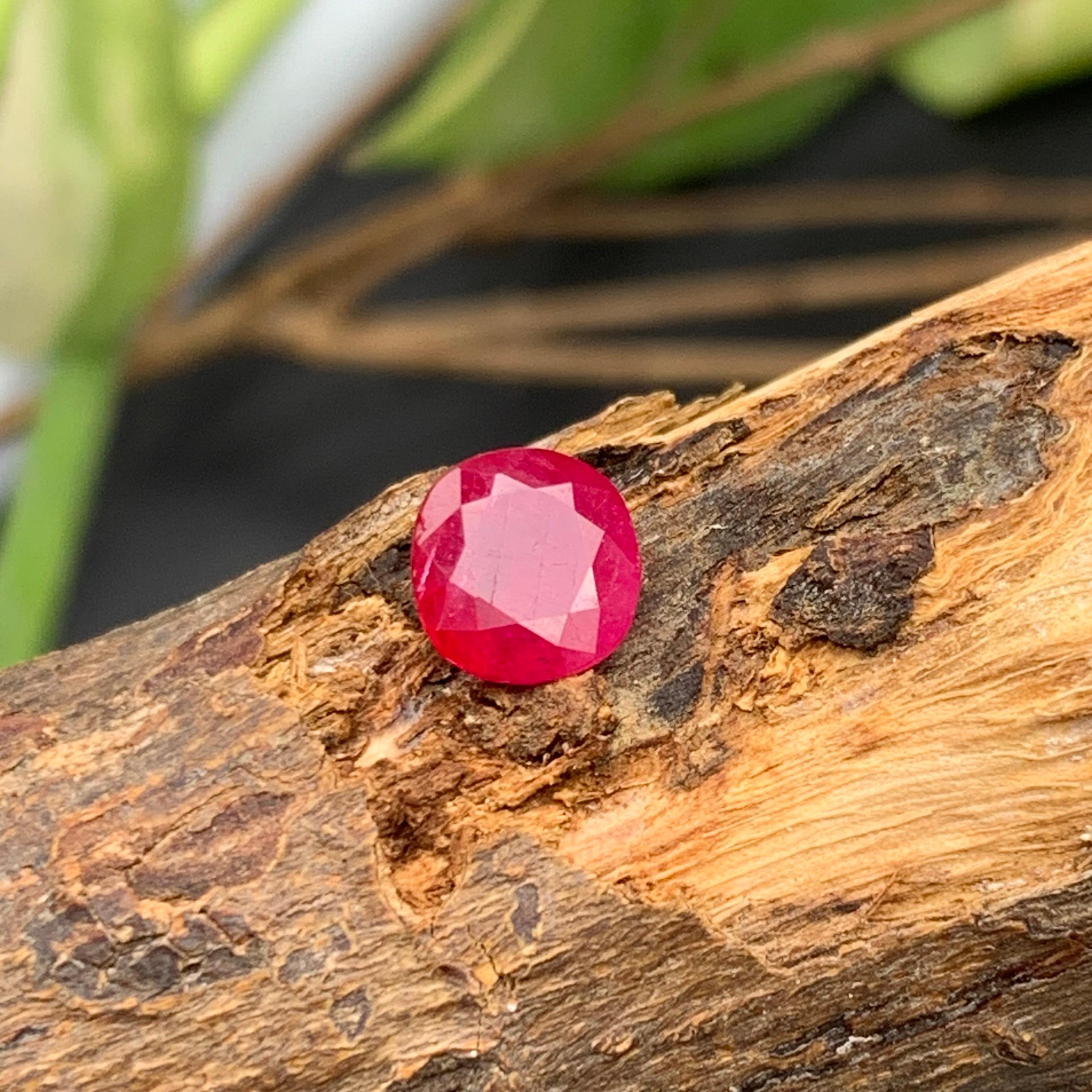 Femenino o masculino Anillo de rubí natural rojo rosado Piedra suelta 2,10 quilates talla cojín para joyería