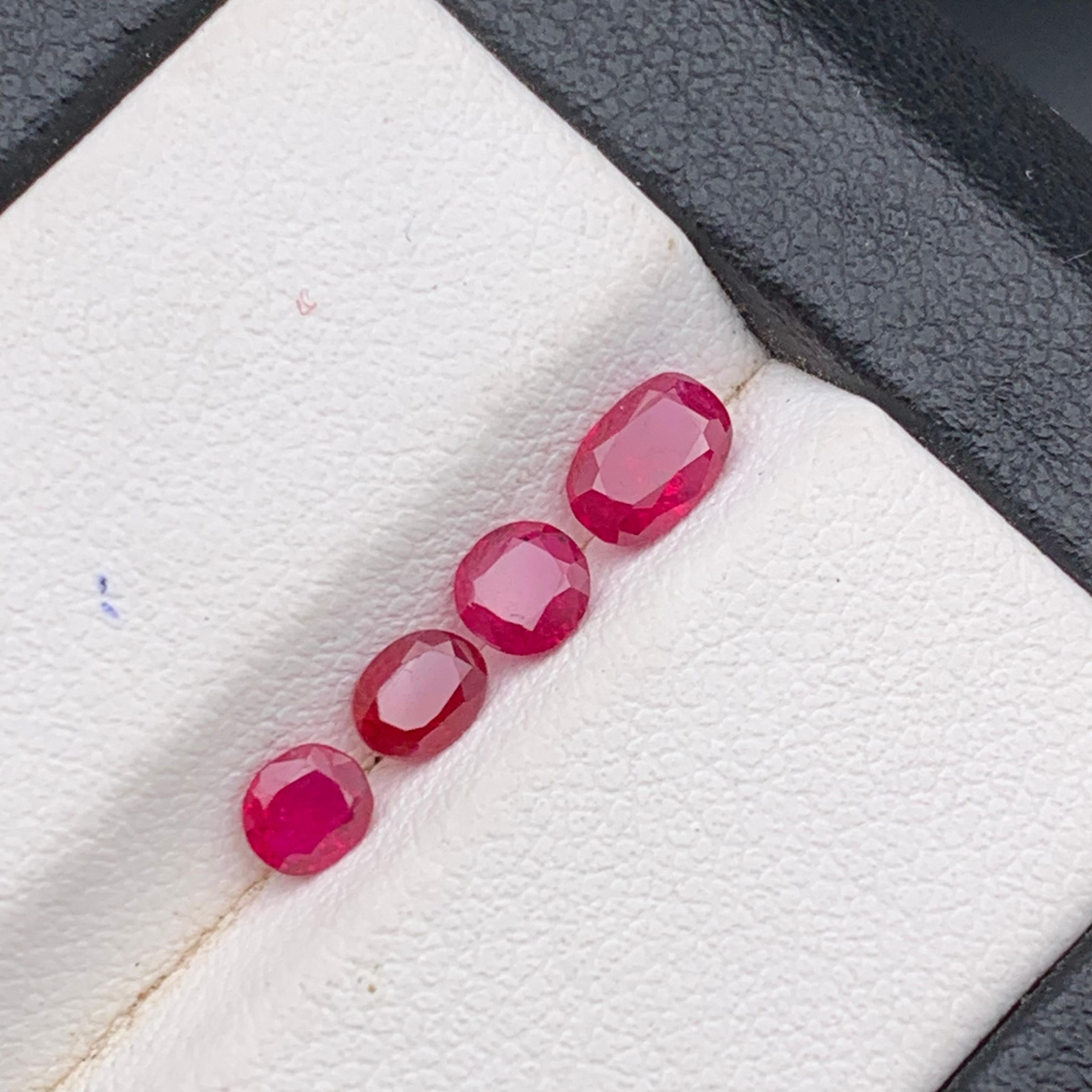 Rosa-roter Rubin 1,30 Karat Ovalschliff Natürliche lose Edelsteine - Schmuck Größe Paket für Damen oder Herren im Angebot