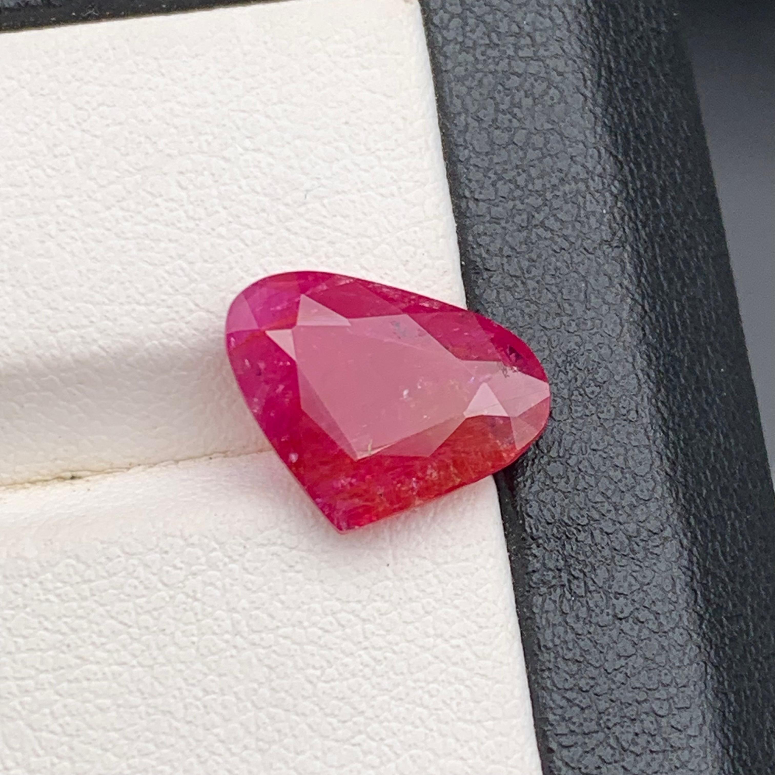 Rosa-roter Rubin 4.93 Ct Birnenschliff Natürlicher loser Edelstein für Ring oder Schmuck im Angebot 7