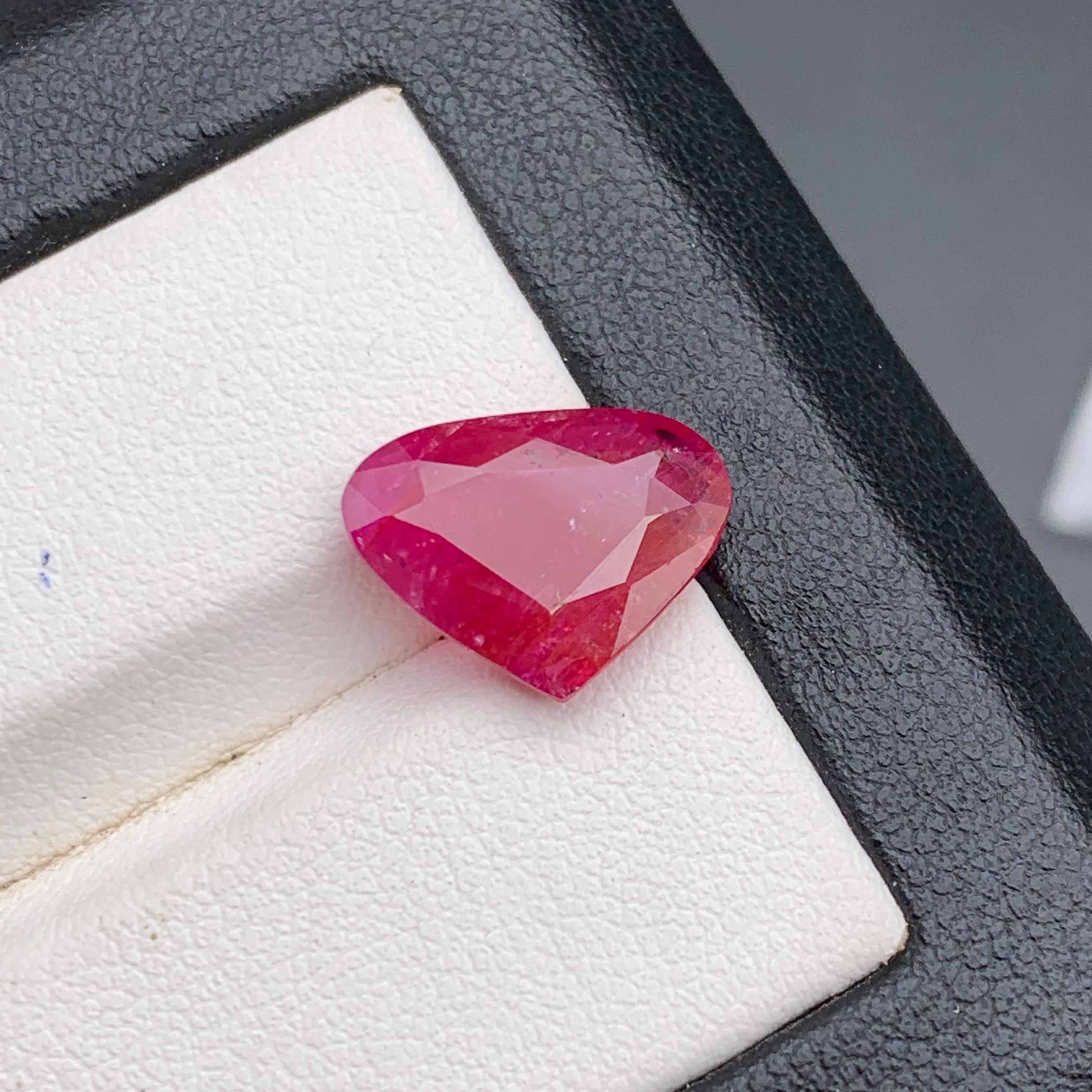 Rosa-roter Rubin 4.93 Ct Birnenschliff Natürlicher loser Edelstein für Ring oder Schmuck (Zeitgenössisch) im Angebot