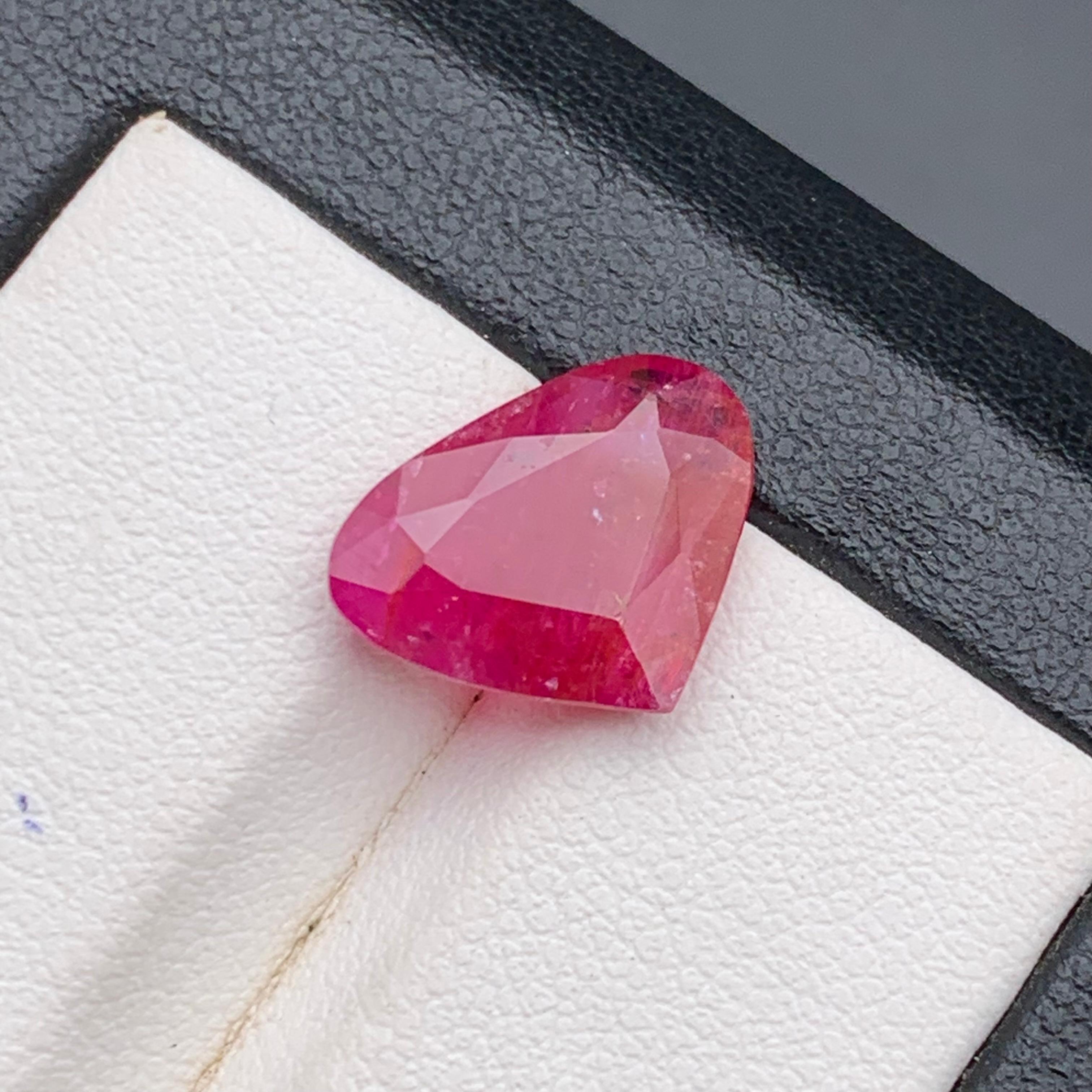 Rosa-roter Rubin 4.93 Ct Birnenschliff Natürlicher loser Edelstein für Ring oder Schmuck (Tropfenschliff) im Angebot