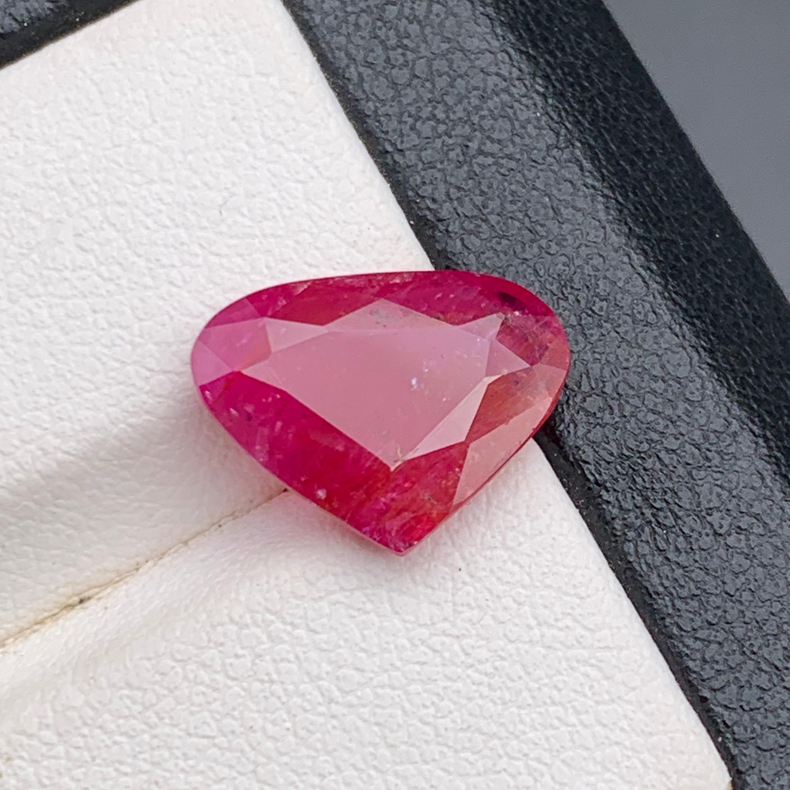 Rosa-roter Rubin 4.93 Ct Birnenschliff Natürlicher loser Edelstein für Ring oder Schmuck im Angebot 1