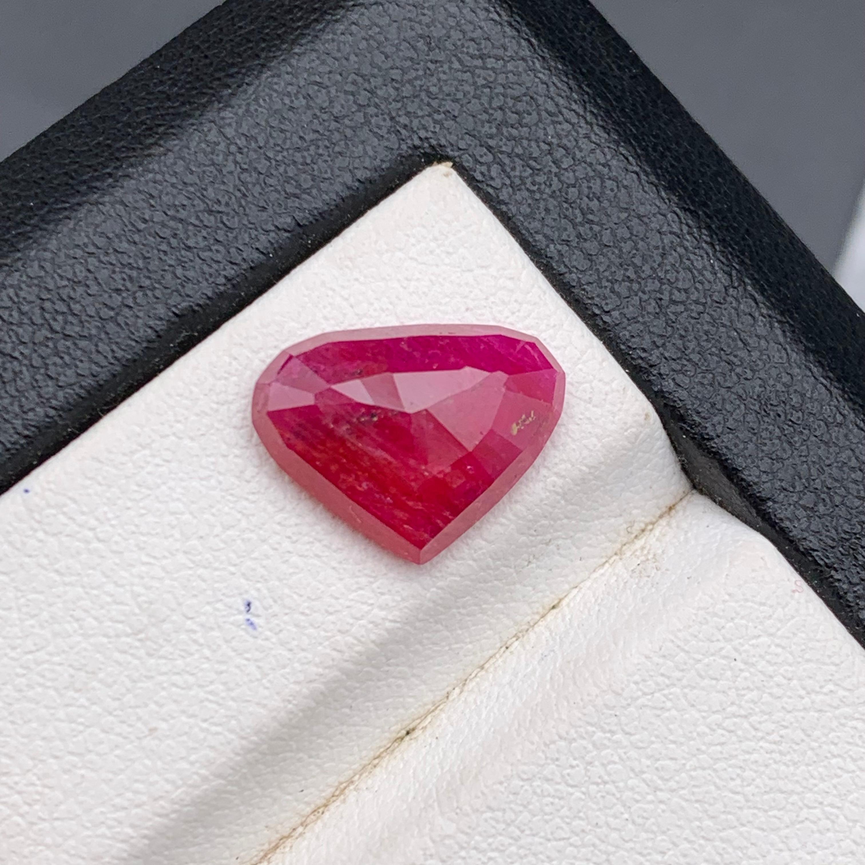 Rosa-roter Rubin 4.93 Ct Birnenschliff Natürlicher loser Edelstein für Ring oder Schmuck im Angebot 2