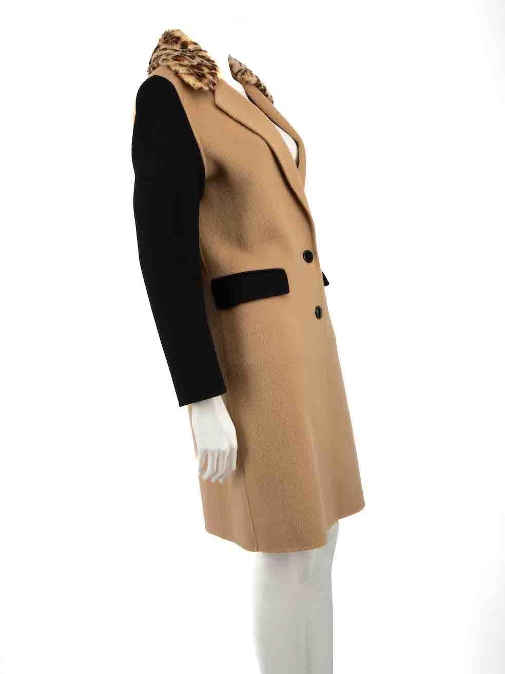 CONDITION is Very good. Hardly any visible wear to coat is evident on this used Pinko designer resale item.
 
 
 
 Details
 
 
 Beige
 
 Wool
 
 Coat
 
 Black sleeves
 
 Button up fastening
 
 Black sleeves and pocket flap
 
 2x Pockets
 
