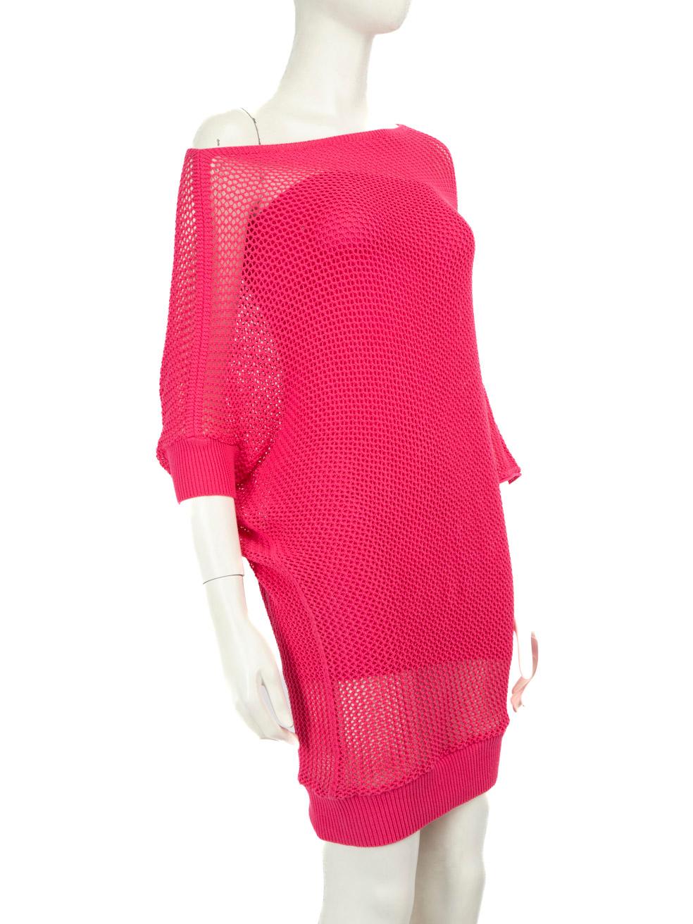 L'ÉTAT est très bon. Pratiquement aucune usure visible sur le haut est évidente, l'étiquette de composition de tissu a été retiré sur le haut et le slip sur ce Pinko designer occasion revente article.
 

 

 

 Détails
 

 

 Rose
 

 Coton
 

