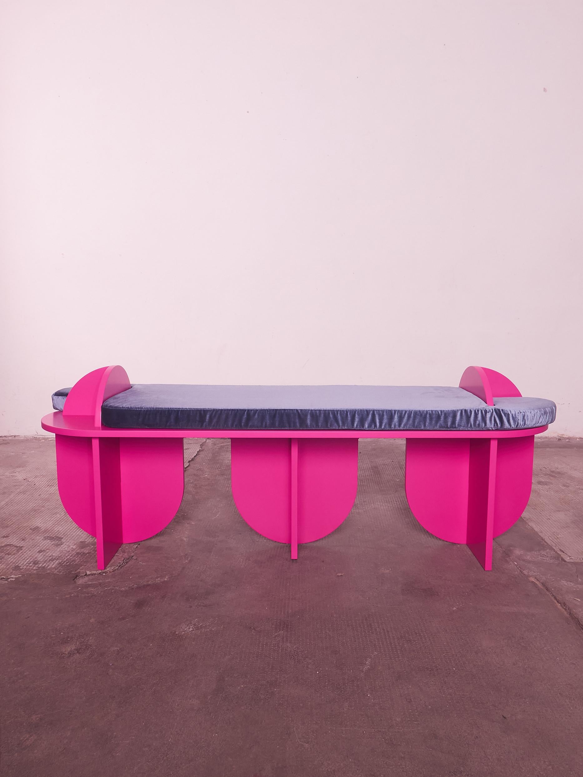Pink's Not Dead Bench TT06 In New Condition For Sale In Torino, TO