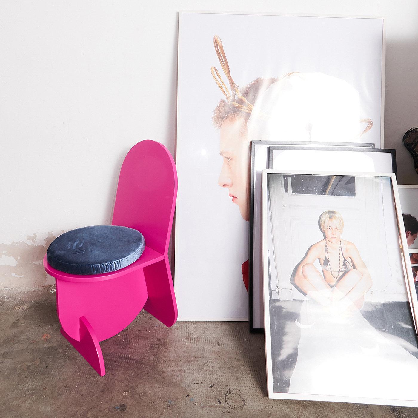 Modern Pink's Not Dead TT05 Chair