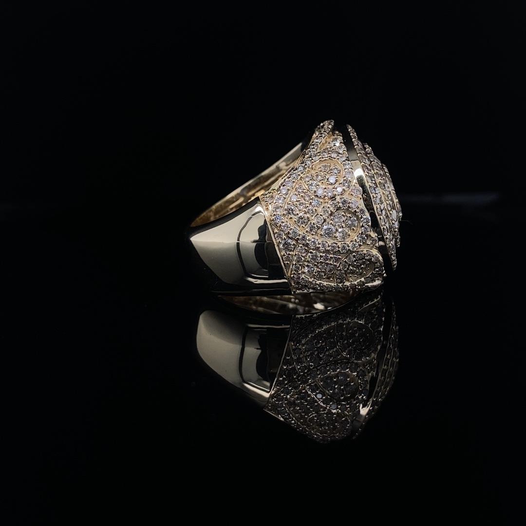 For Sale:  Pinky Finger Diamond Ring with Baguettes & Rounds for Men in 18k Solid Gold 8