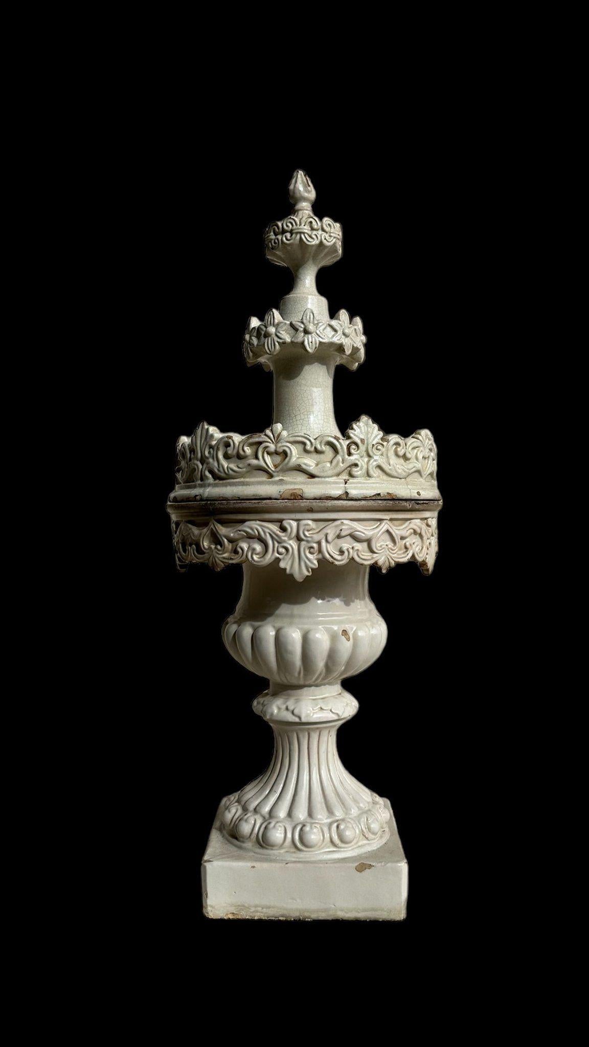 20th Century Pinnacle in Ceramic - Viuva Lamego For Sale