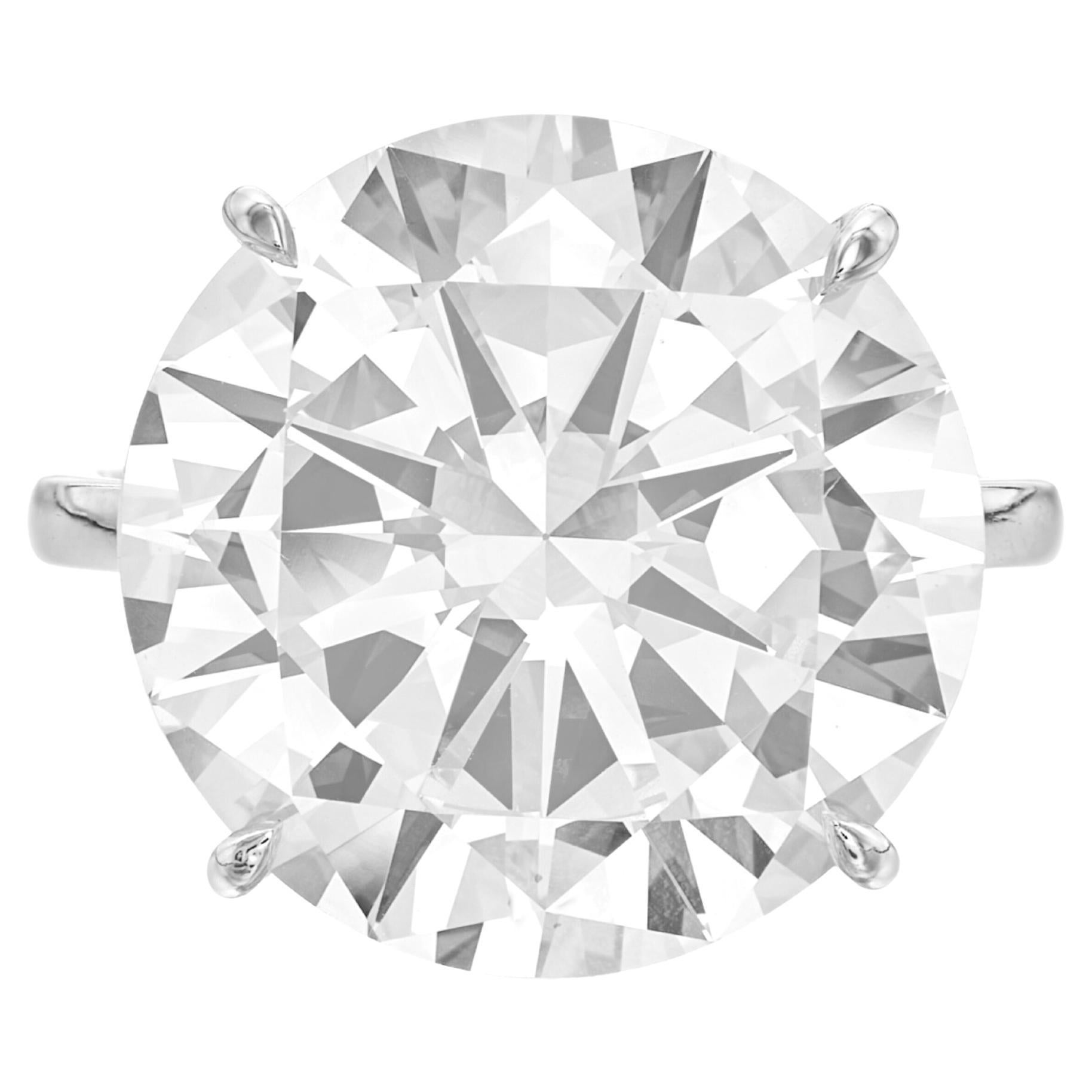 El pináculo de la perfección: Anillo de diamantes de corte brillante redondo certificado por el GIA de 34 quilates en venta