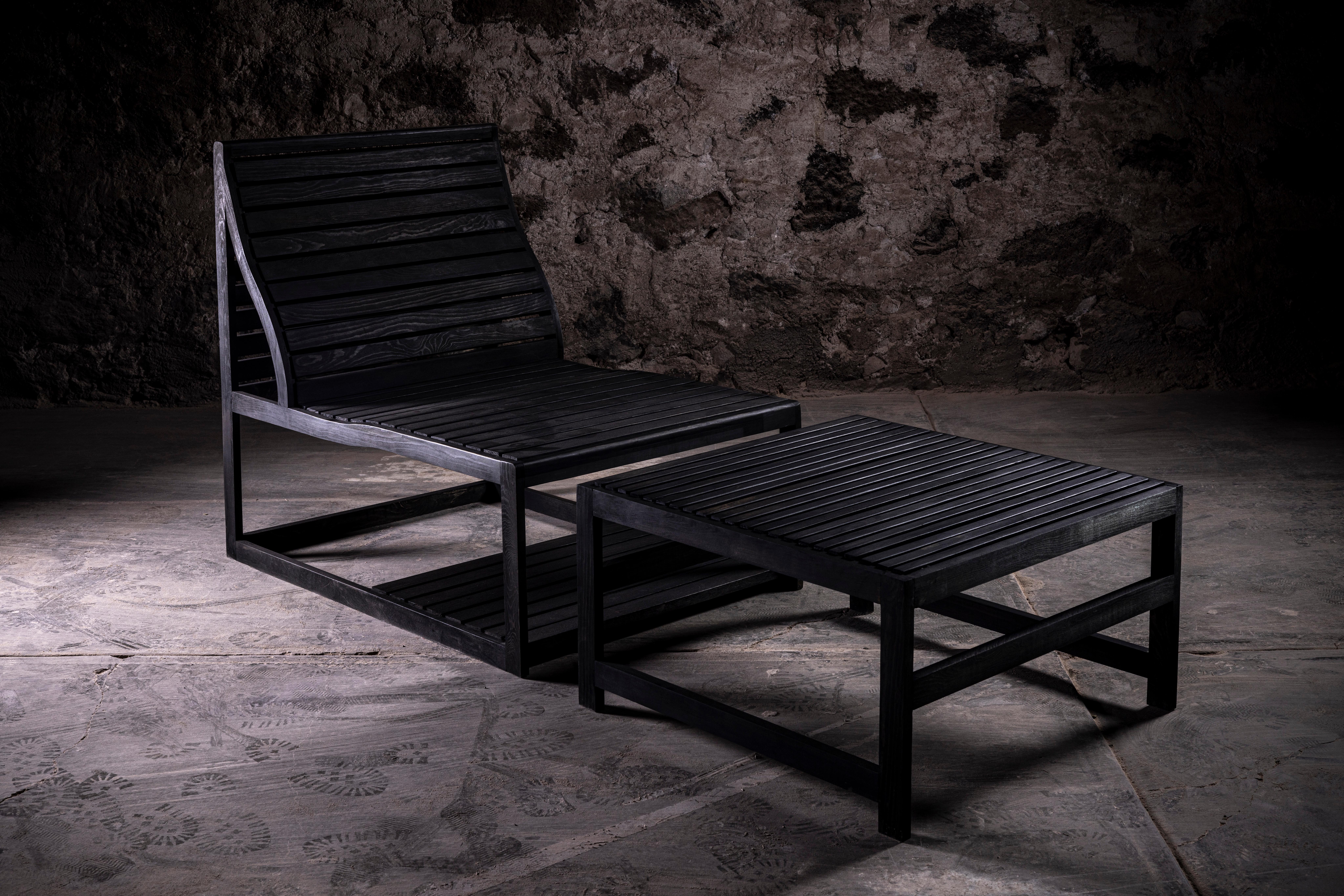 Pino Negro Loungesessel aus hochwertigem geschwärztem Kiefernholz von No Age Studio im Angebot 3