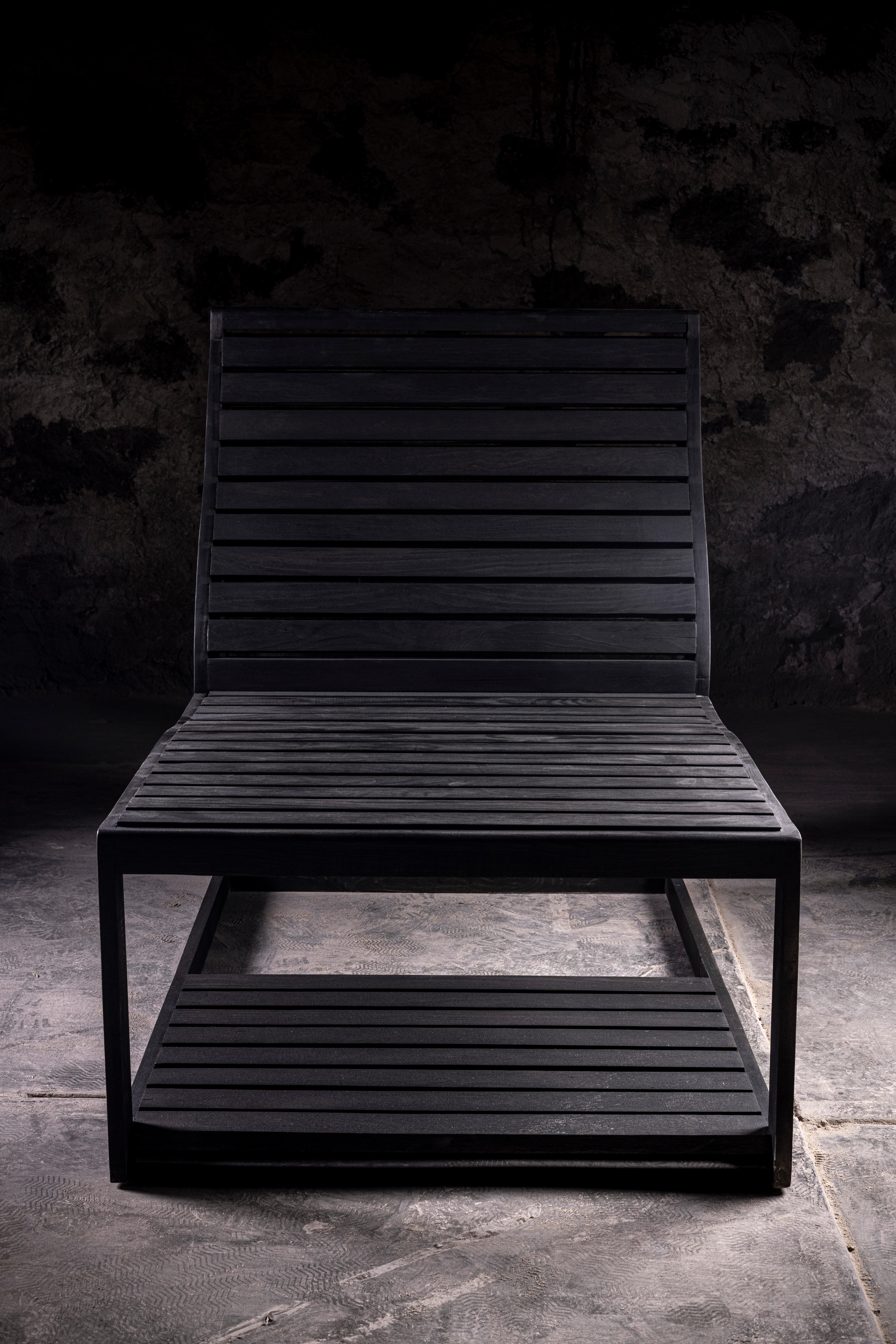 Pino Negro Loungesessel aus hochwertigem geschwärztem Kiefernholz von No Age Studio im Angebot 2