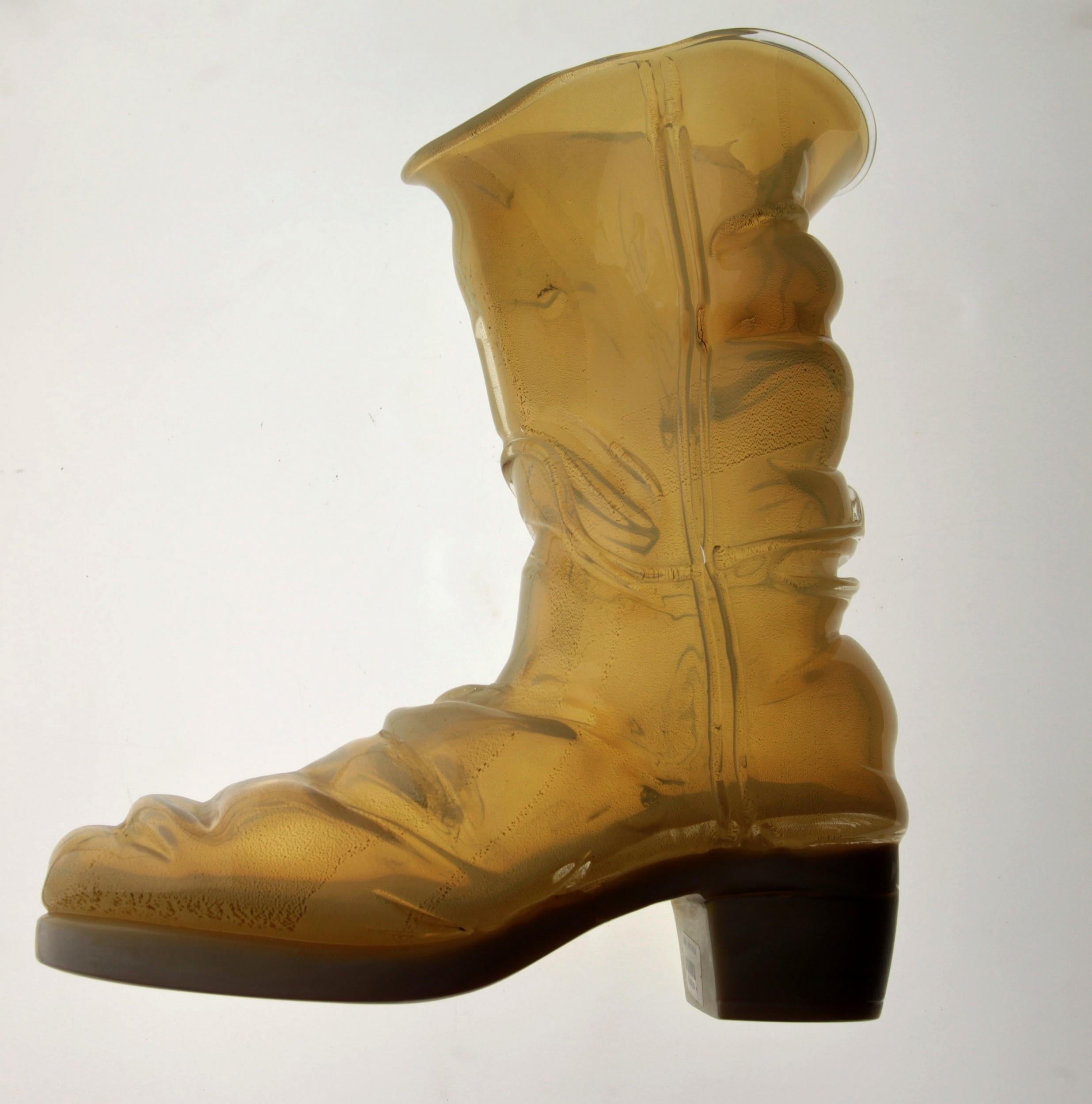 Pino Signoretto, Livio de Marchi Design Pauly, Boot in Chalcedony Opaline Murano 1