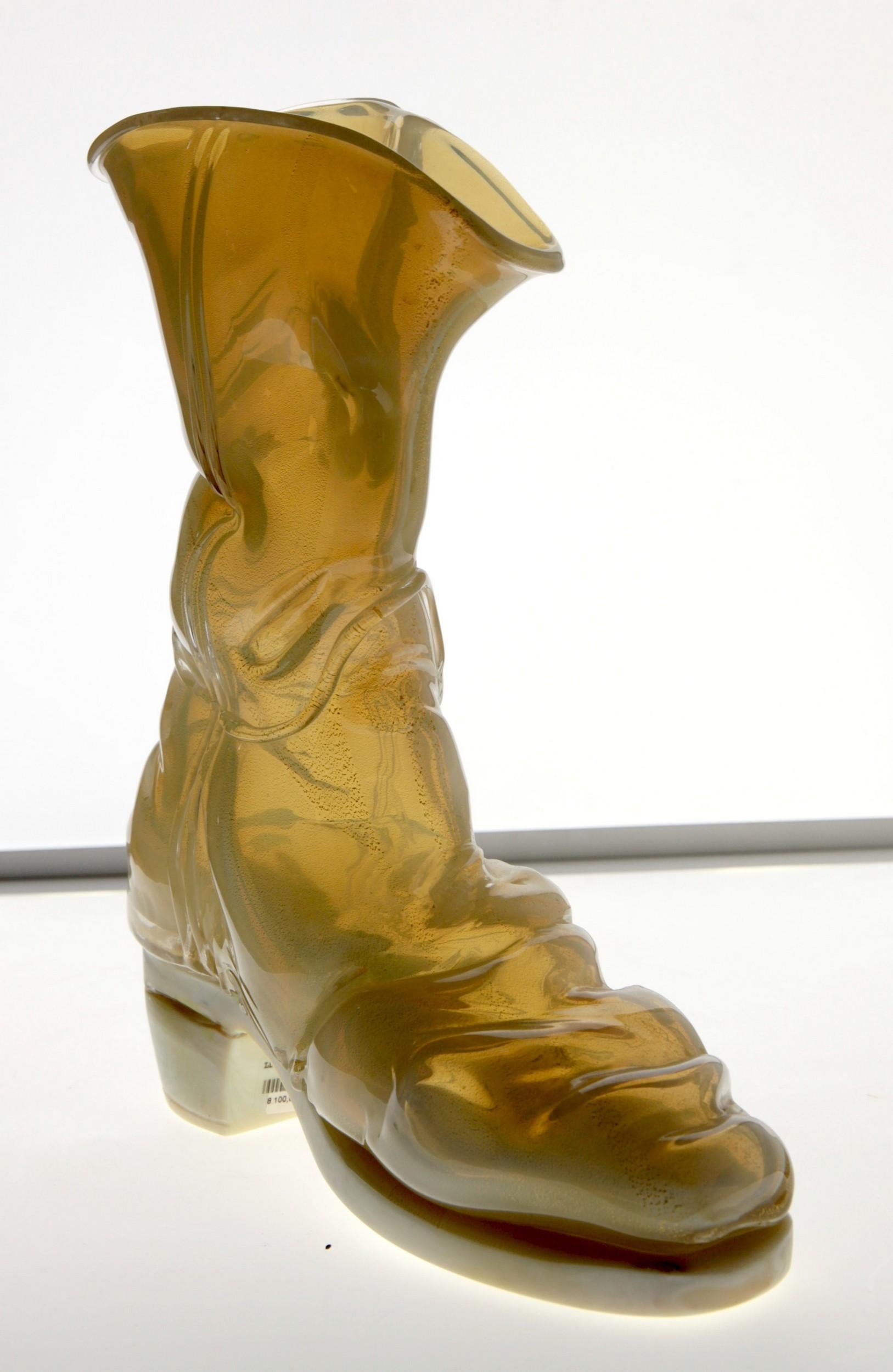 Pino Signoretto, Livio de Marchi Design Pauly, Boot in Chalcedony Opaline Murano 3
