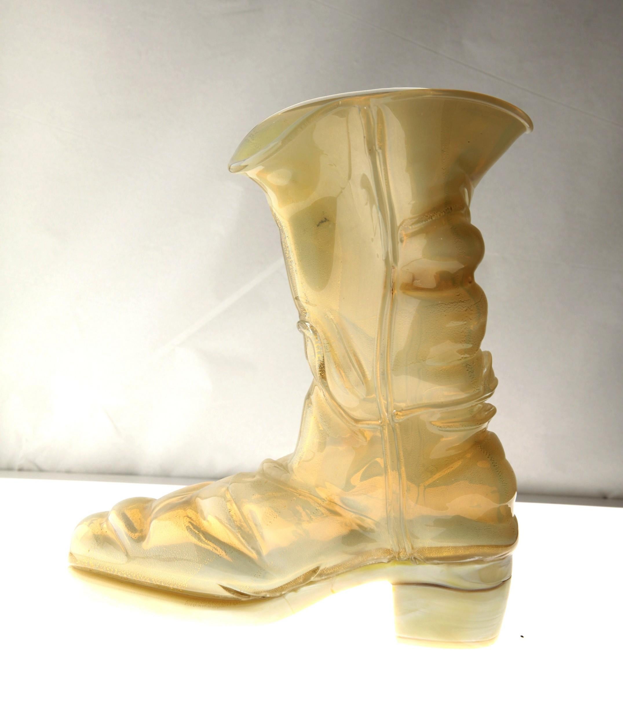 Pino Signoretto, Livio de Marchi Design Pauly, Boot in Chalcedony Opaline Murano 4