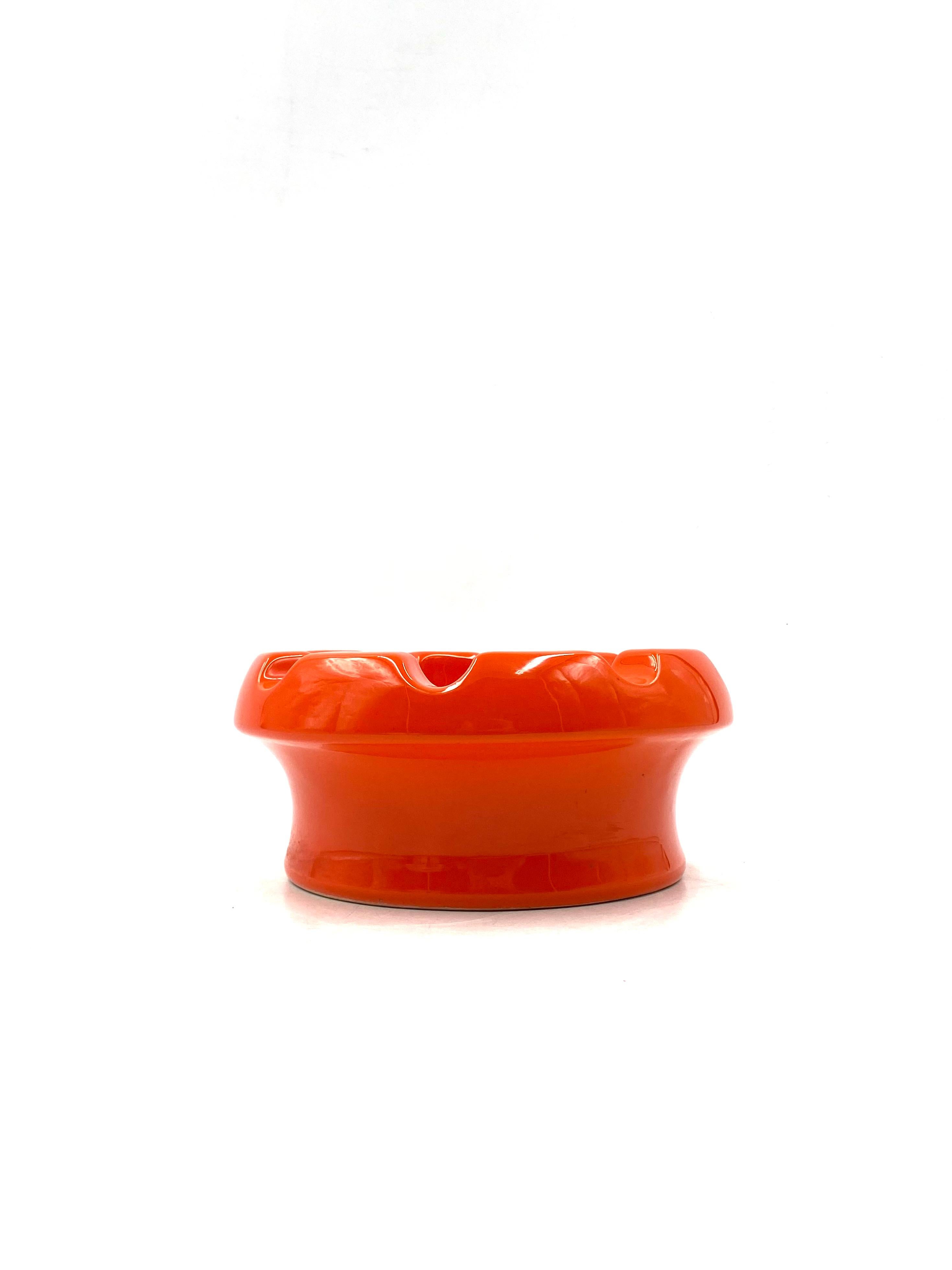 Pino Spagnolo, Large orange ceramic ashtray, Sicart, 1970s For Sale 2
