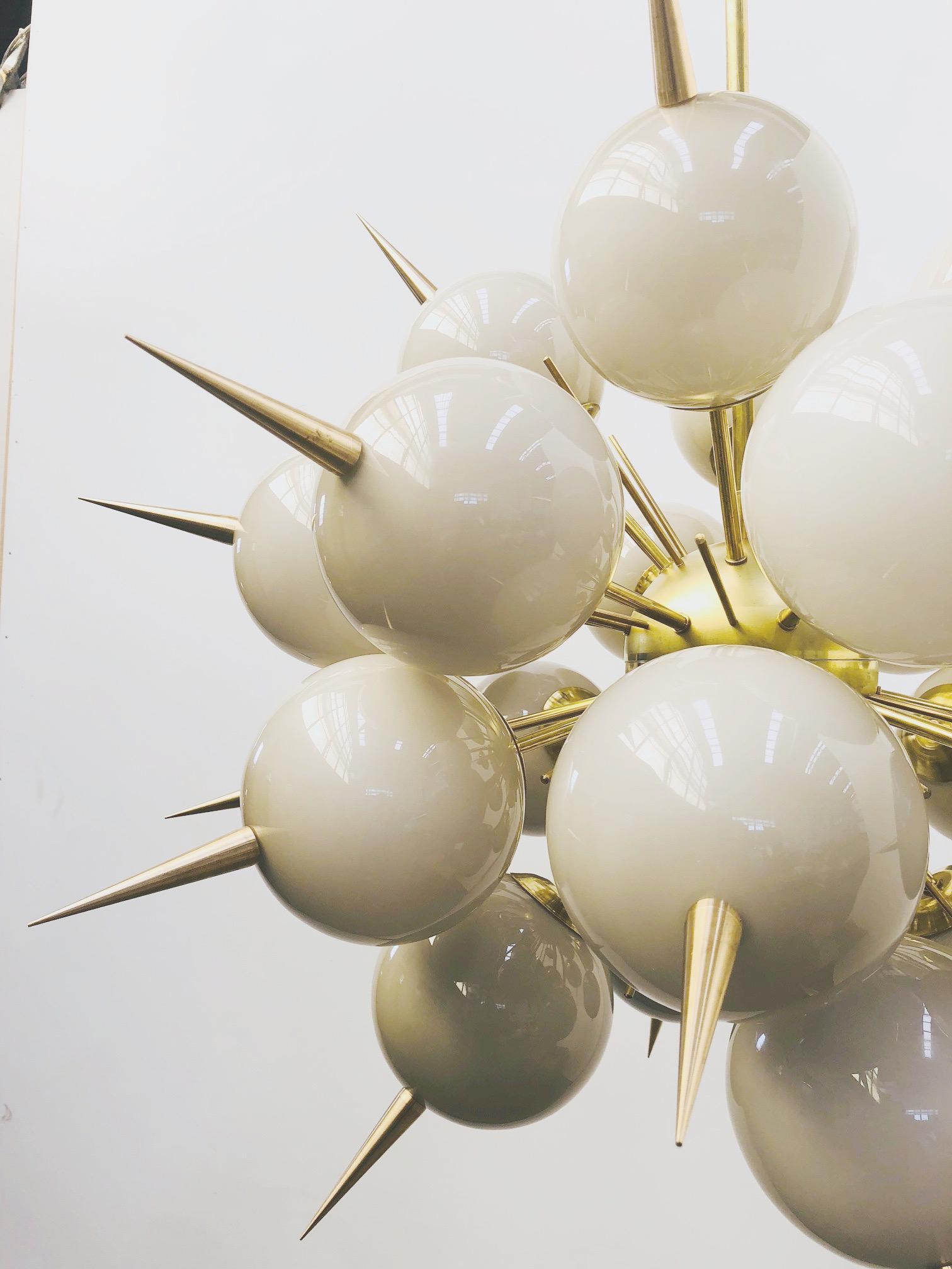 Mid-Century moderno Lampadario Pinocchio di Fabio Ltd in vendita