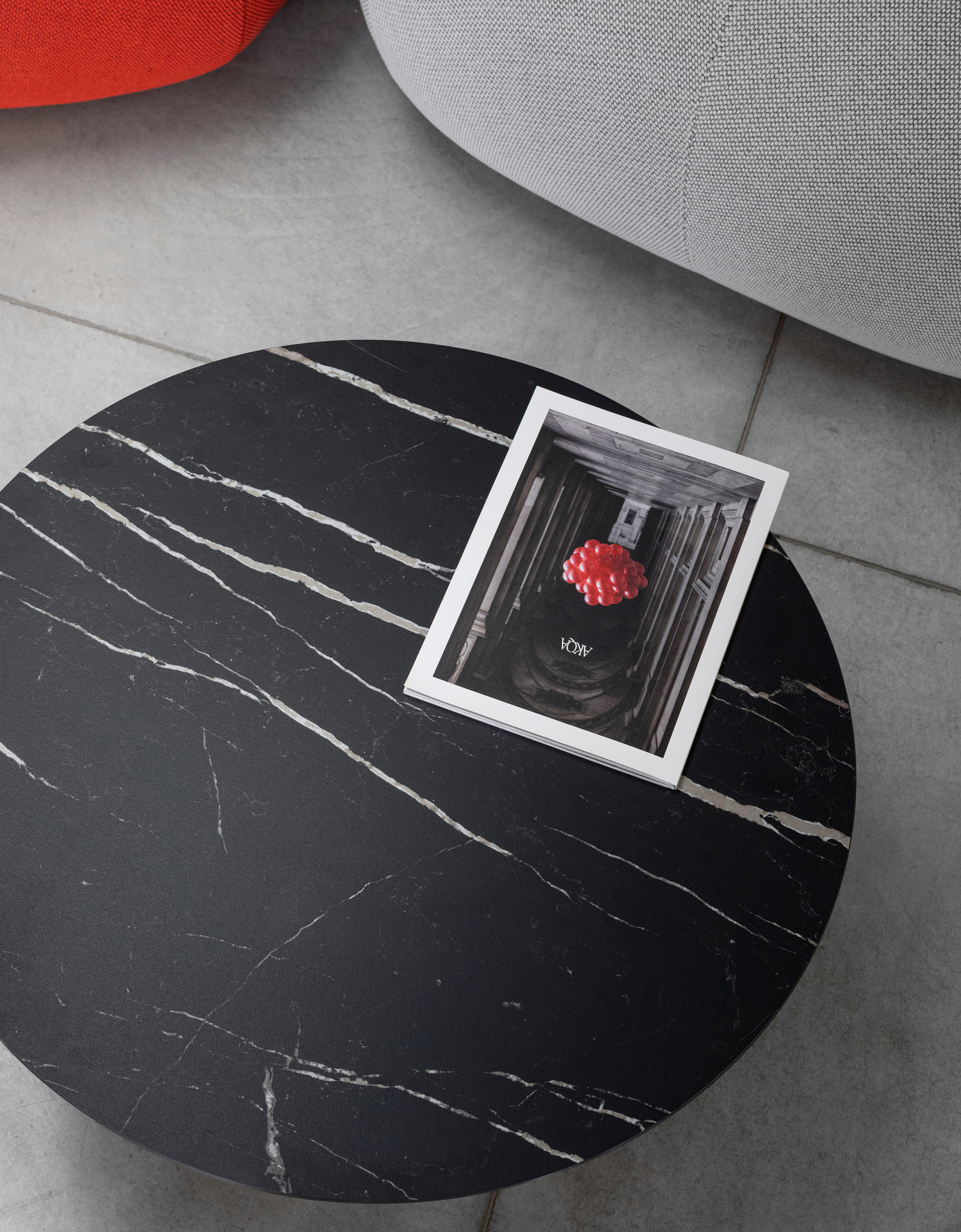 XXIe siècle et contemporain Table basse Pinocchio en base aniline noire:: par Giopato & Coombes en vente