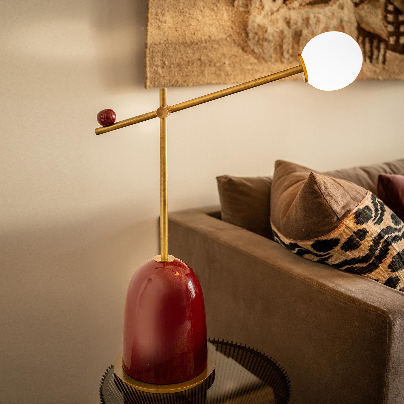 Italiano Pins Burgundy Table Lamp by Marioni in vendita