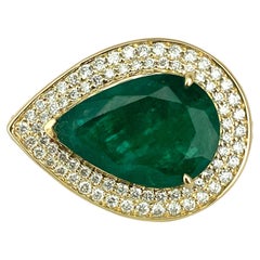 Pinstripe Pear Shape 5.4 ct Emerald Solitaire and Pave Diamonds Yellow Gold