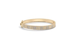 Pinstripe Strength Diamond Armreif - halber Weg alle gepflasterten Diamanten Gold Nadelstreifen