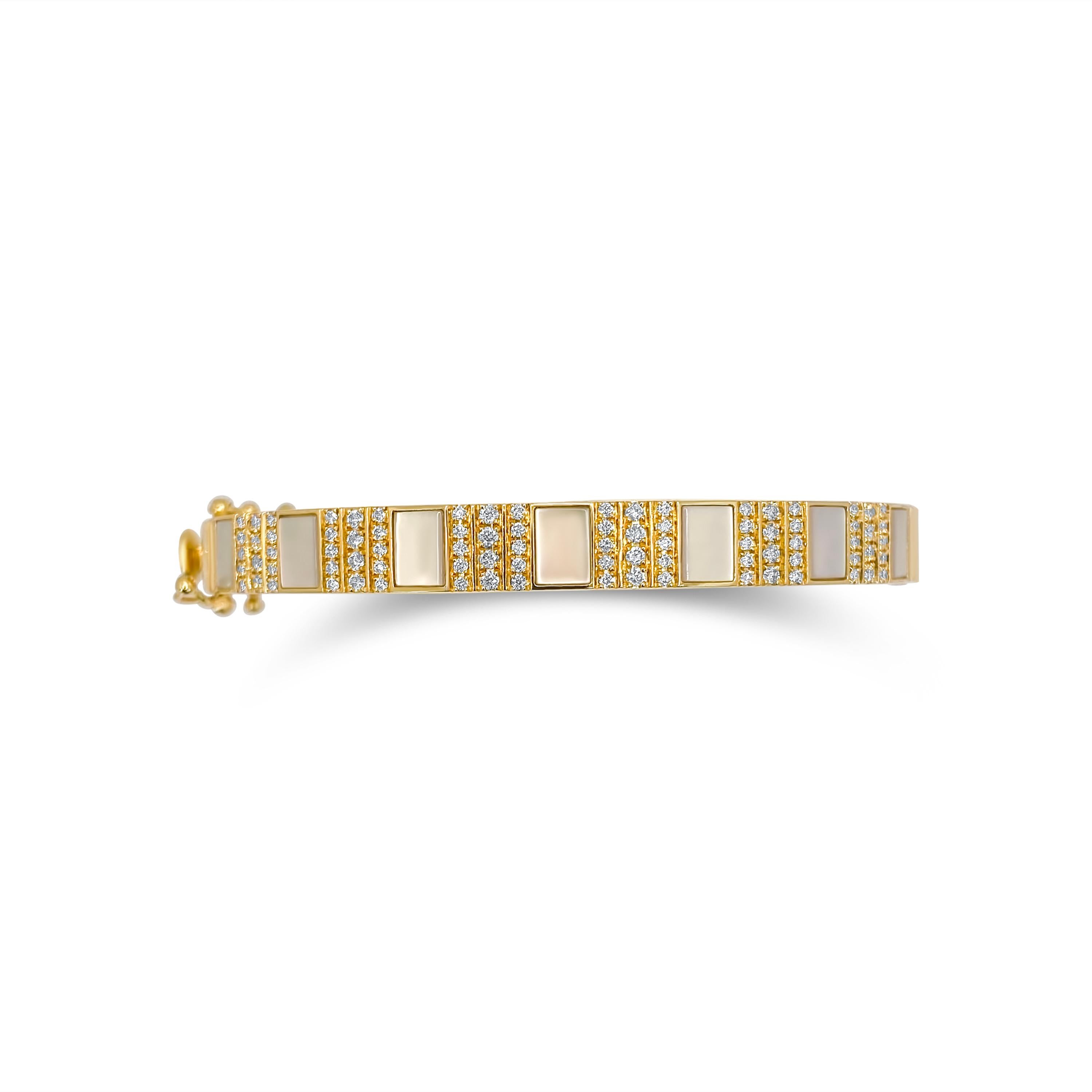 Bracelet jonc stretch à rayures en diamants, demi-cercles de diamants et incrustation de nacre en vente 2