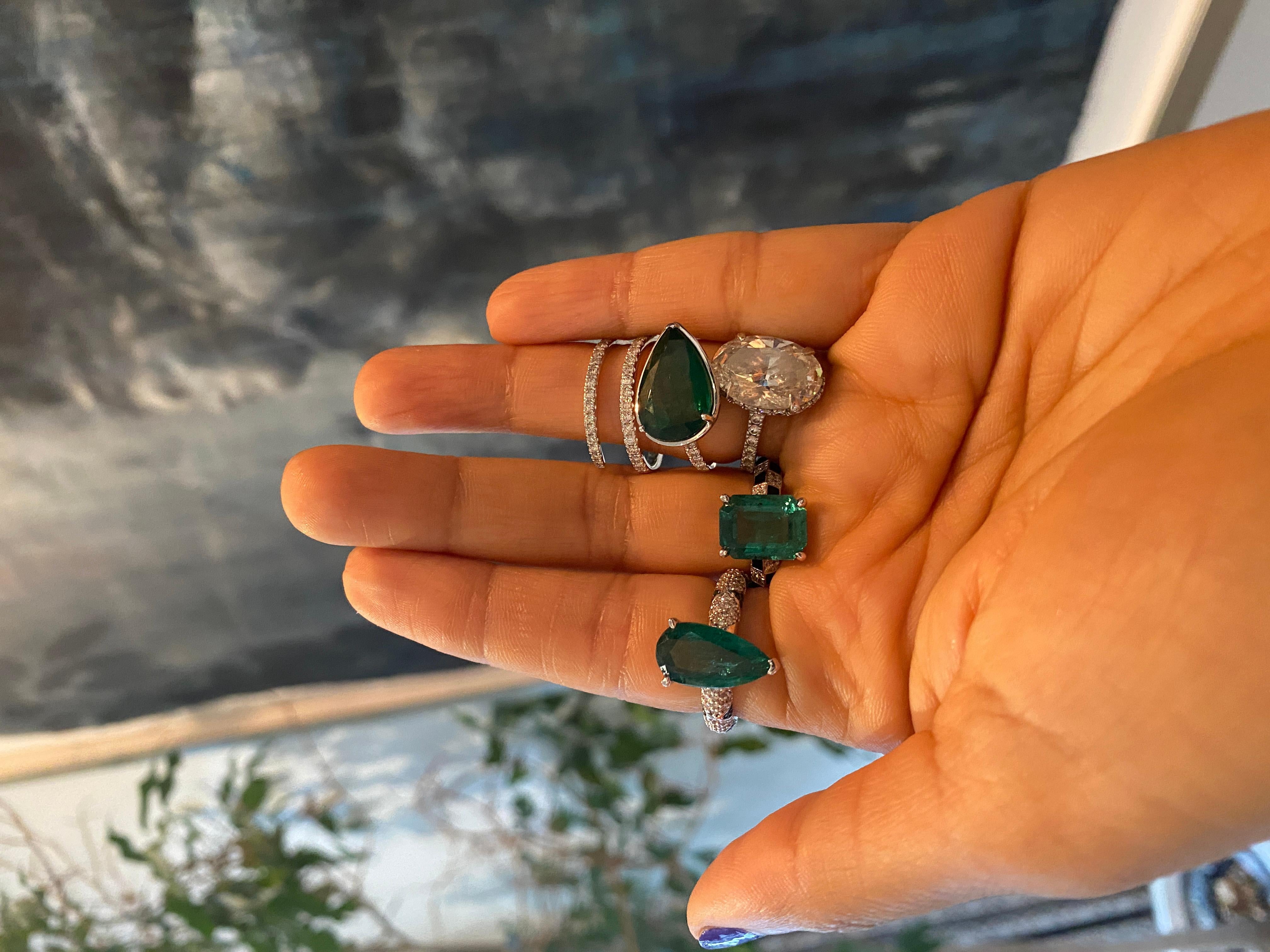 Pinstripe Strength Emerald(3.74ct)  Bague Knifedge en diamant et émail Unique en son genre en vente 2