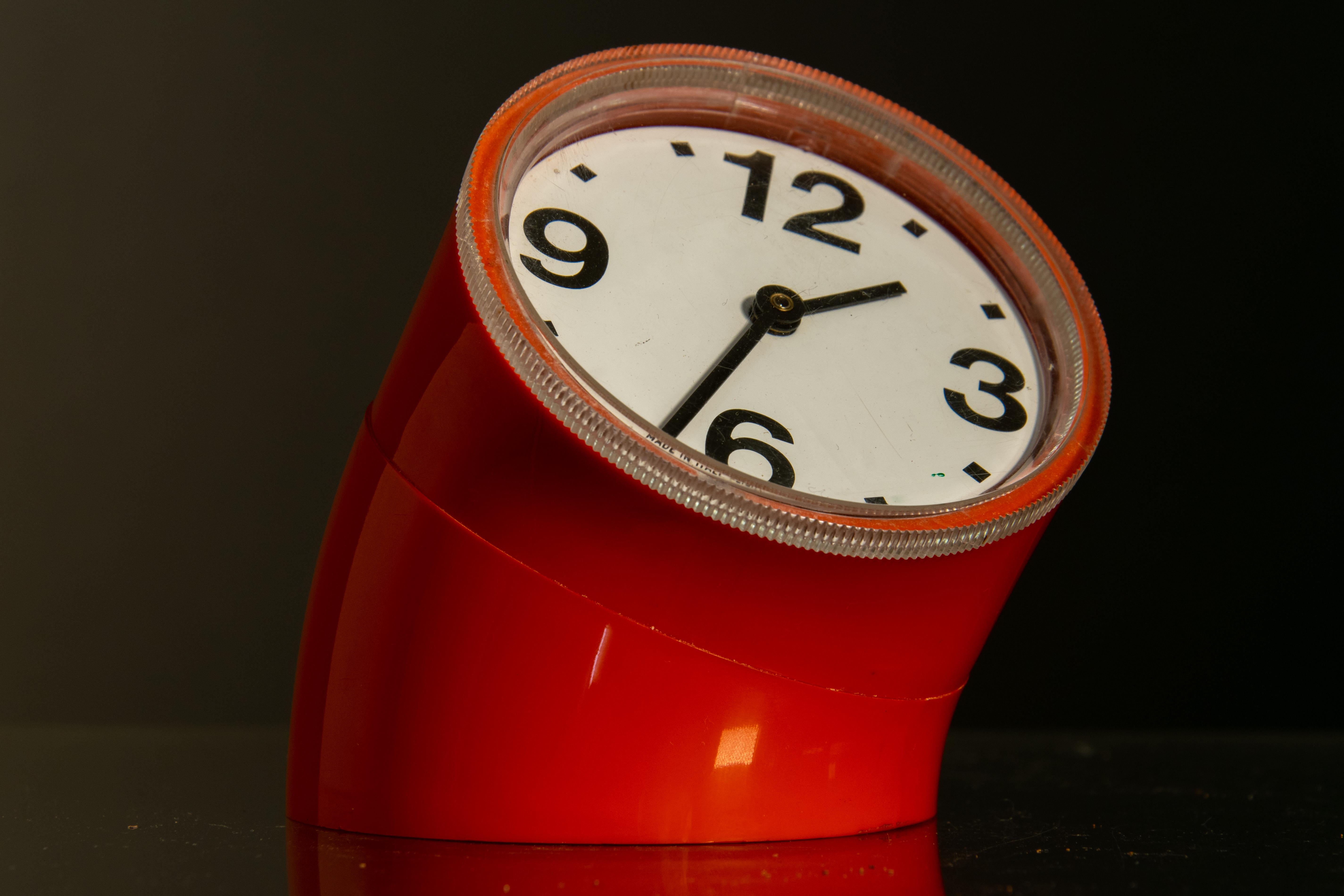 Pio Manzù Cronotime Ritz-Italora Orange Italian Table Clock In Good Condition In Roma, IT