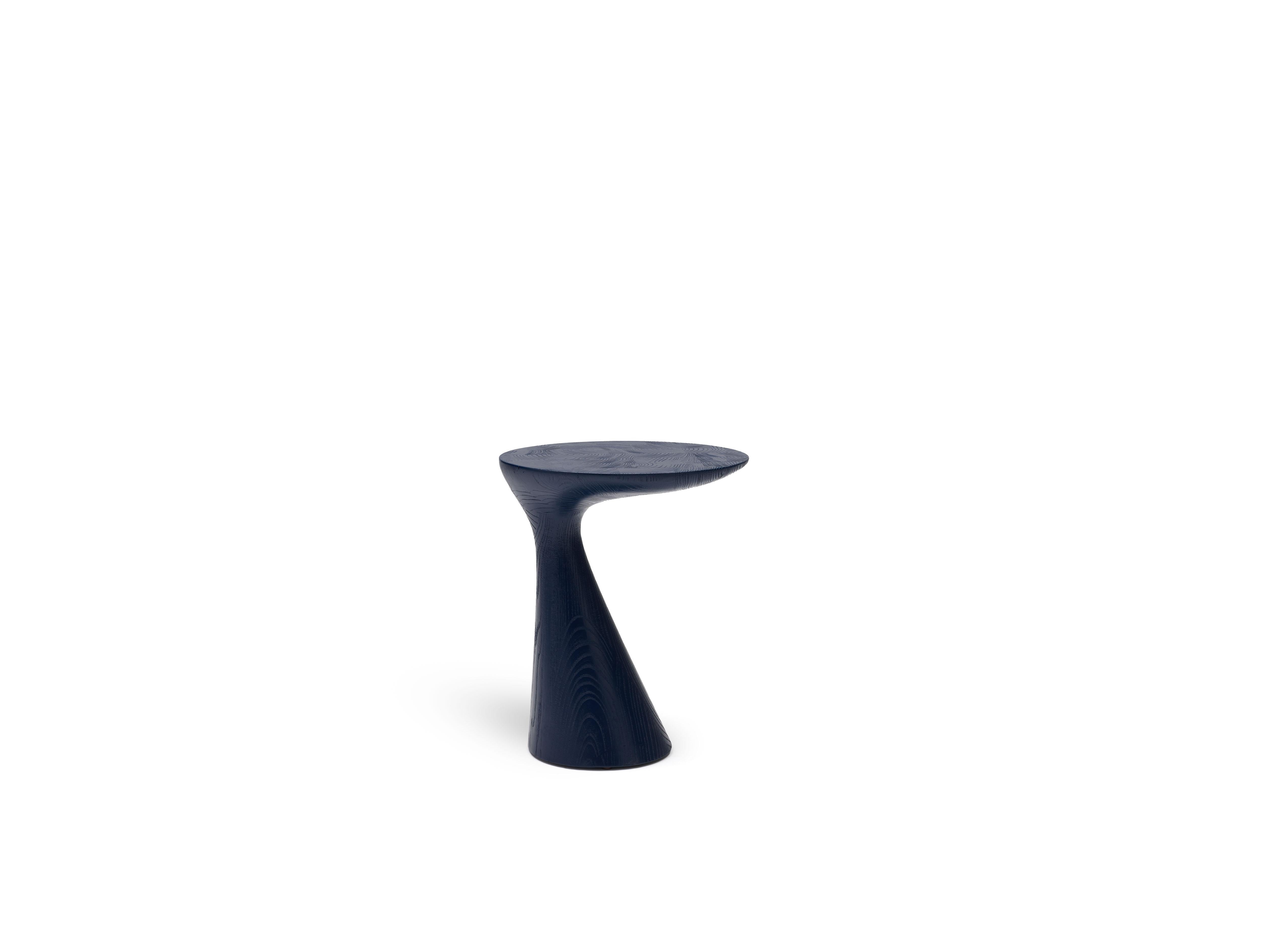 Organico moderno Tavolino Pion, blu scuro, tavolino in legno contemporaneo, organico moderno in vendita