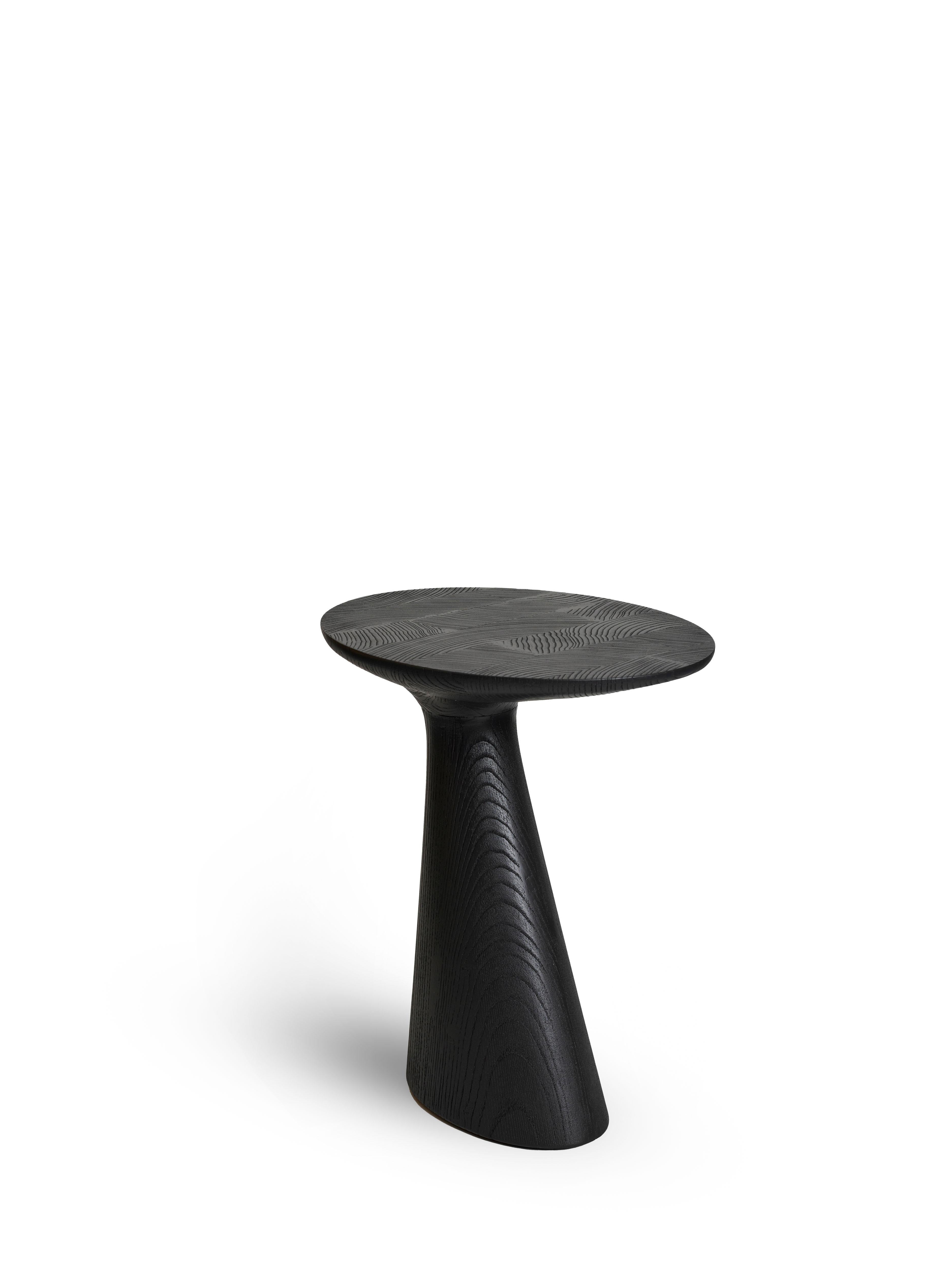 Organico moderno Tavolino Pion, nero dipinto, tavolino in legno contemporaneo, moderno organico in vendita