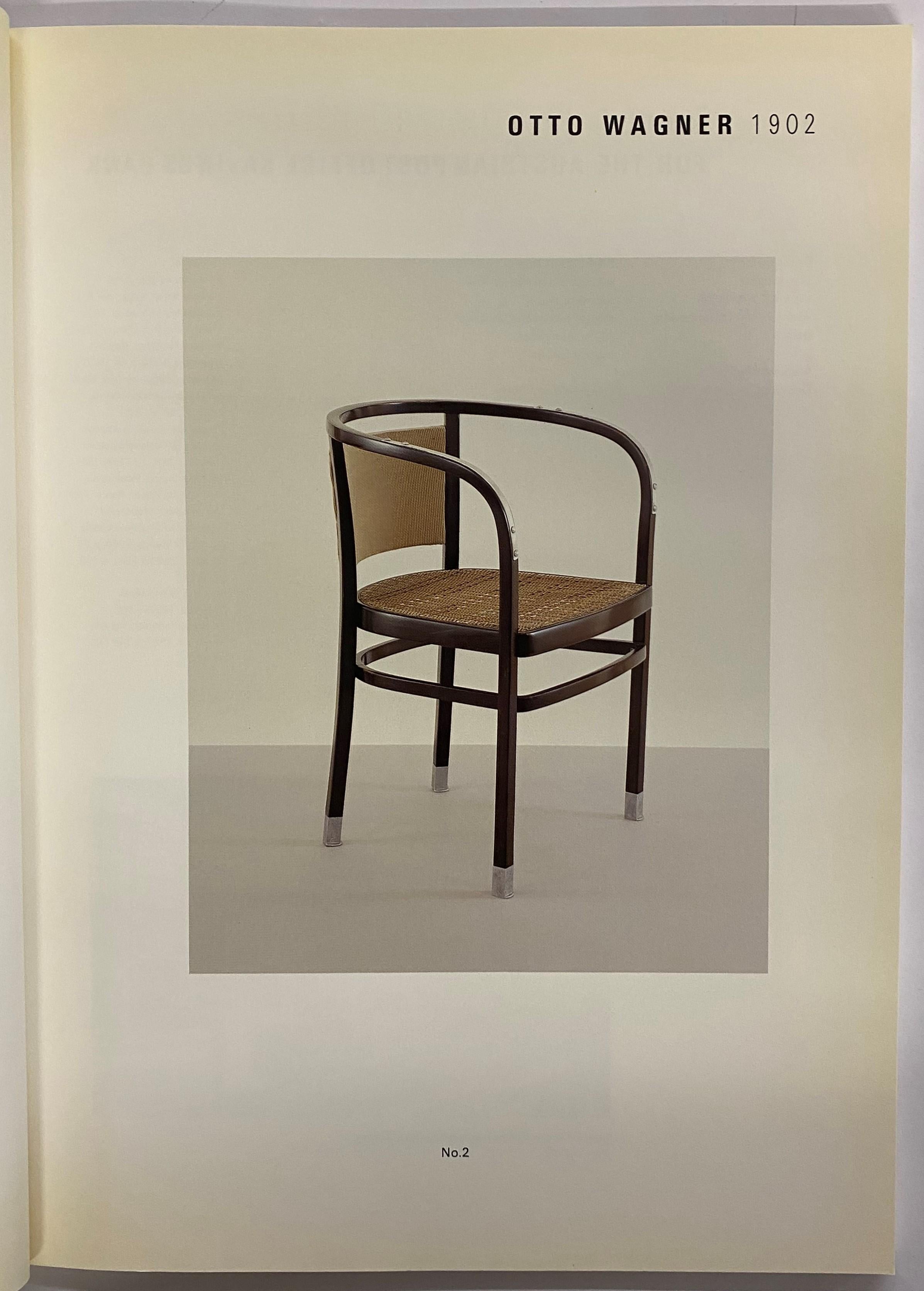Dieser Katalog mit weichem Einband wurde für eine Ausstellung bei Fischer Fine Art, London, produziert, die die Entwicklung des Designs moderner Möbel von den frühen Jahren des 20. Jahrhunderts bis in die 1960er Jahre zeigen sollte. Jedes der 34